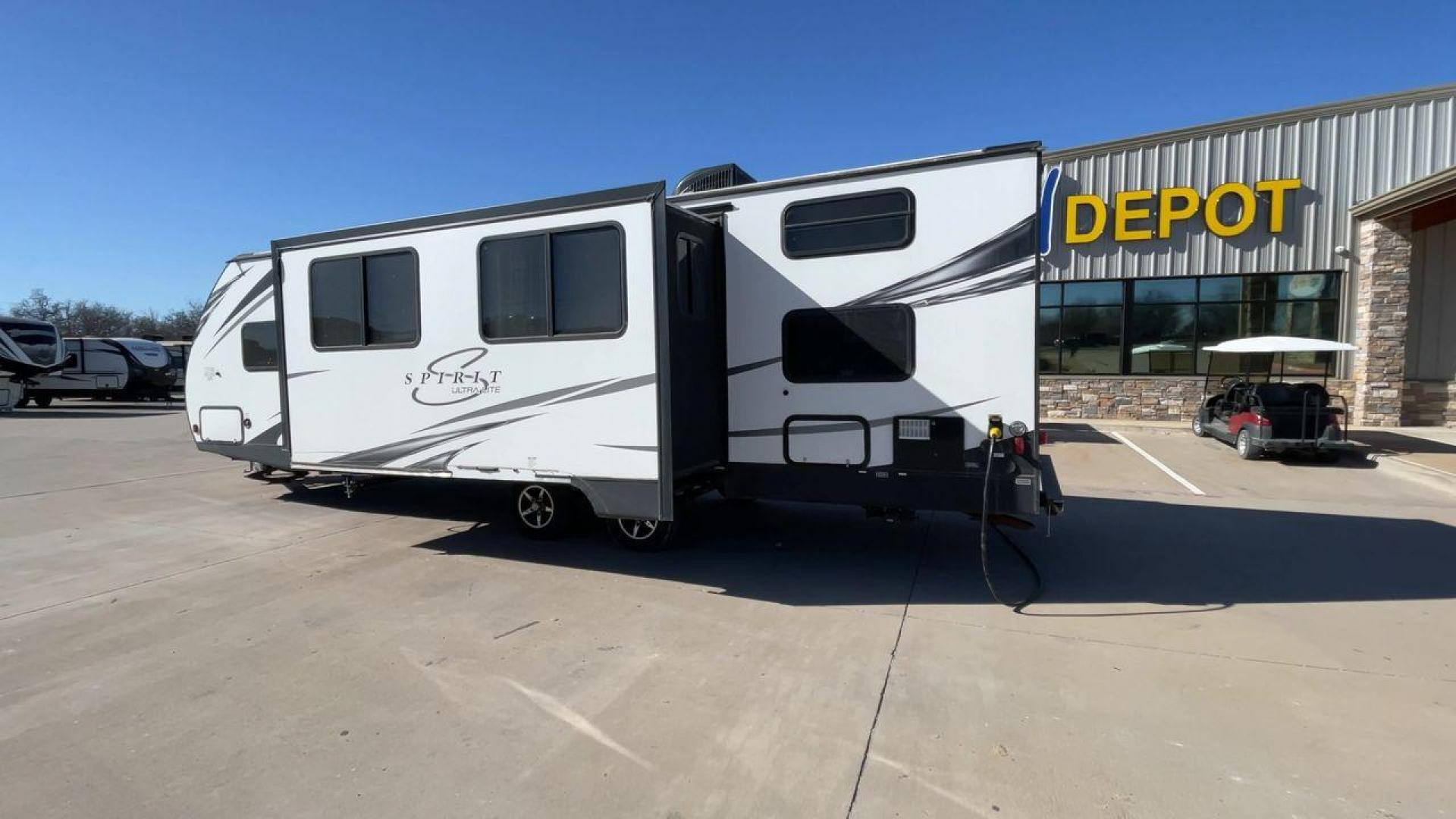 2019 FOREST RIVER SPIRIT 2963BH (5ZT2SBVB9KS) , Length: 33.92 ft. | Dry Weight: 6,408 lbs. | Slides: 1 transmission, located at 4319 N Main Street, Cleburne, TX, 76033, (817) 221-0660, 32.435829, -97.384178 - This 2019 Forest River Spirit 2963BH is a dual-axle aluminum wheel setup measuring just under 34 feet long. It has a dry weight of 6,408 lbs. and a payload capacity of 1,192 lbs. It also has a manageable hitch weight of 760 lbs. It features two doors and one slide. This travel trailer offers sleepin - Photo#7