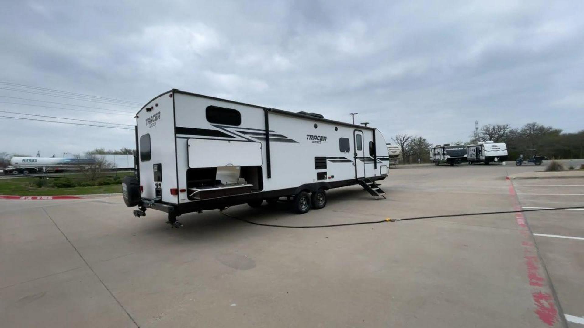 2019 FOREST RIVER TRACER 31BHD (5ZT2TRWB9KB) , located at 4319 N Main Street, Cleburne, TX, 76033, (817) 221-0660, 32.435829, -97.384178 - Photo#1