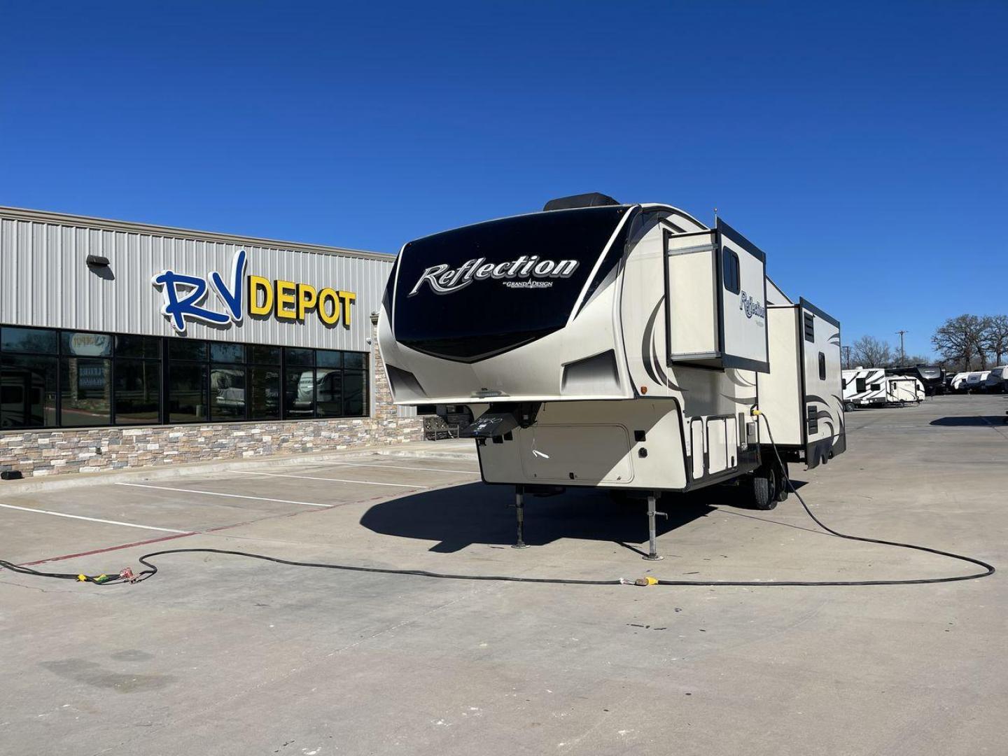 2019 GRAND DESIGN REFLECTION 303RLS (573FR3329K3) , Length: 32.42 ft| Dry Weight: 9,265 lbs. | Gross Weight: 11,995 lbs. | Slides: 3 transmission, located at 4319 N Main Street, Cleburne, TX, 76033, (817) 221-0660, 32.435829, -97.384178 - Experience the pinnacle of opulence and elegance with the 2019 Grand Design Reflection 303RLS, a fifth-wheel trailer that sets new benchmarks for luxurious RV living. This model boasts a generous 33-foot length, offering a roomy and thoughtfully crafted interior that creates the perfect atmosphere f - Photo#0