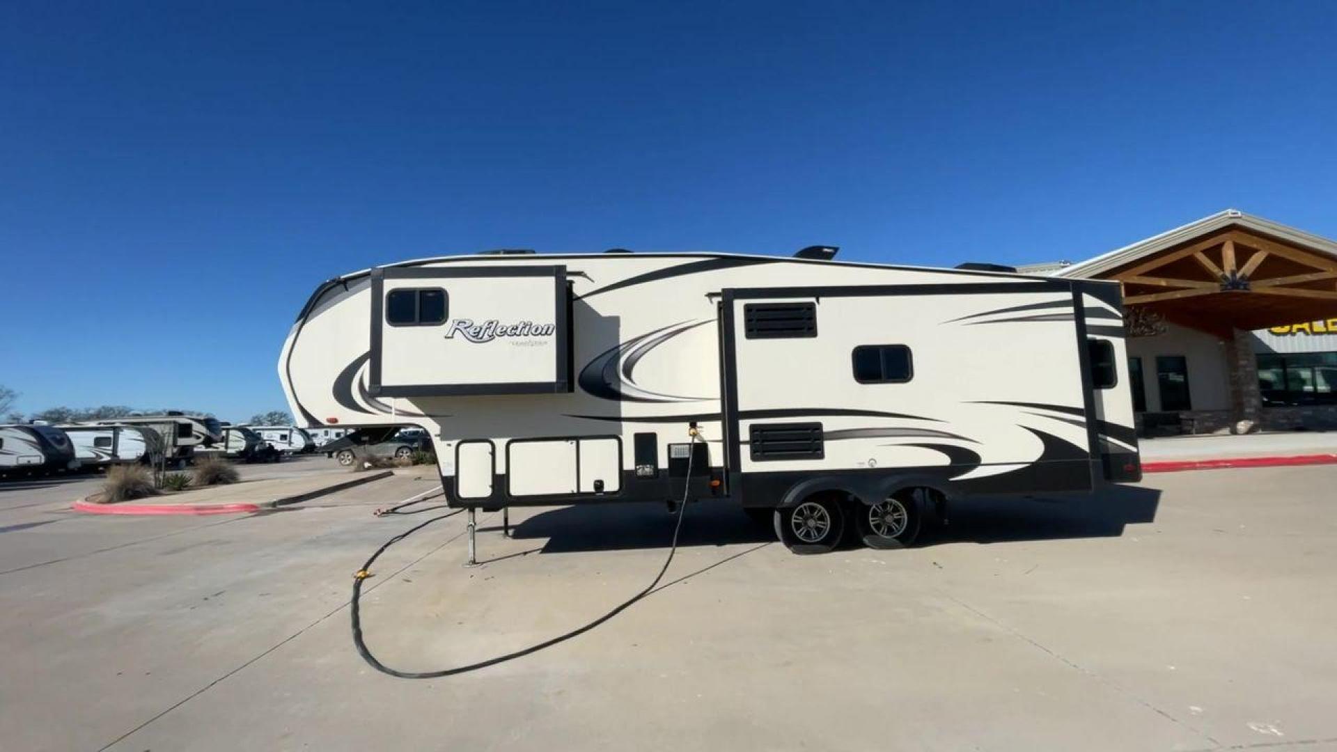 2019 GRAND DESIGN REFLECTION 303RLS (573FR3329K3) , Length: 32.42 ft| Dry Weight: 9,265 lbs. | Gross Weight: 11,995 lbs. | Slides: 3 transmission, located at 4319 N Main Street, Cleburne, TX, 76033, (817) 221-0660, 32.435829, -97.384178 - Experience the pinnacle of opulence and elegance with the 2019 Grand Design Reflection 303RLS, a fifth-wheel trailer that sets new benchmarks for luxurious RV living. This model boasts a generous 33-foot length, offering a roomy and thoughtfully crafted interior that creates the perfect atmosphere f - Photo#6