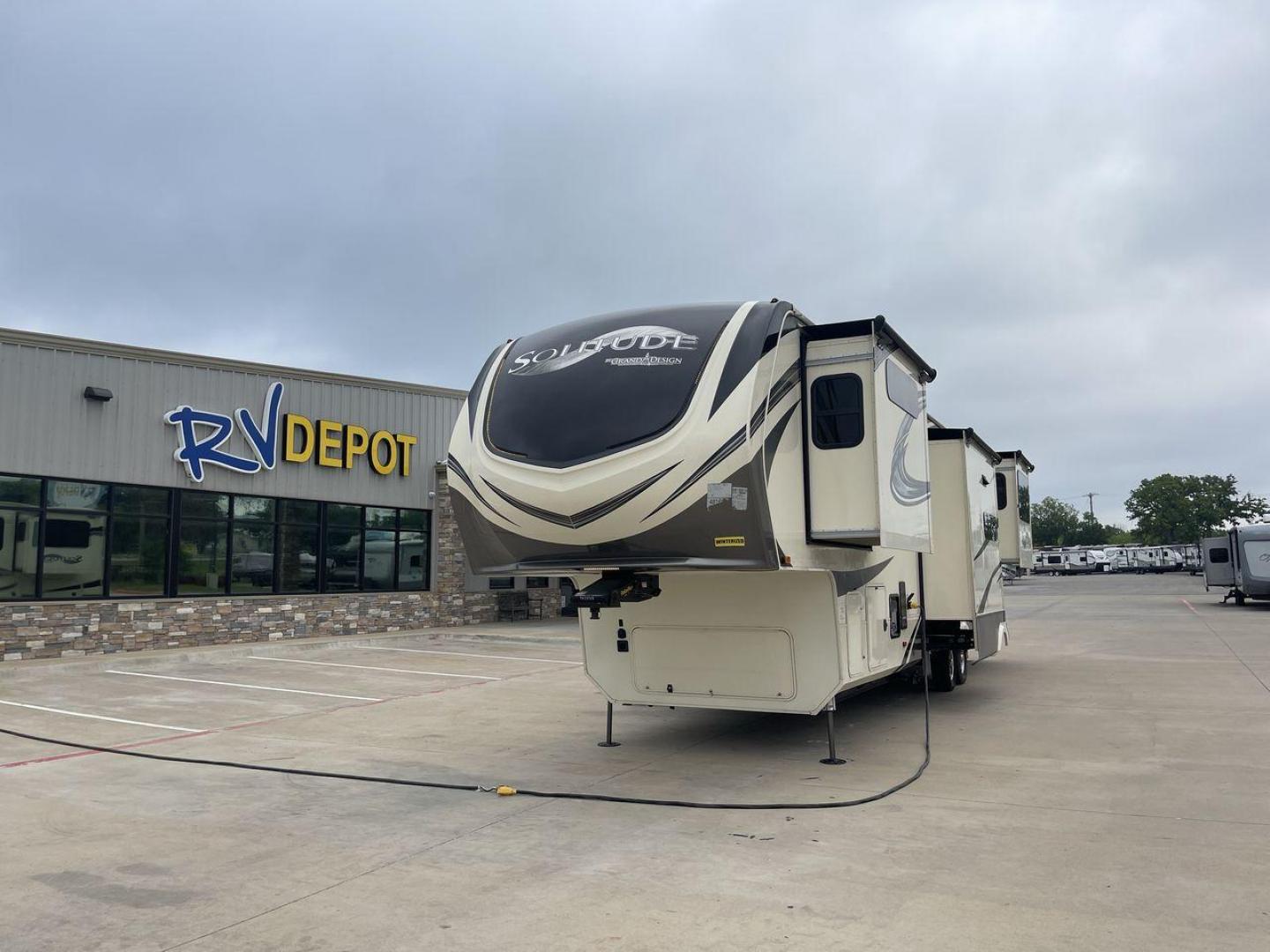 2019 GRAND DESIGN SOLITUDE 375RES (573FS4324K9) , located at 4319 N Main Street, Cleburne, TX, 76033, (817) 221-0660, 32.435829, -97.384178 - Photo#0