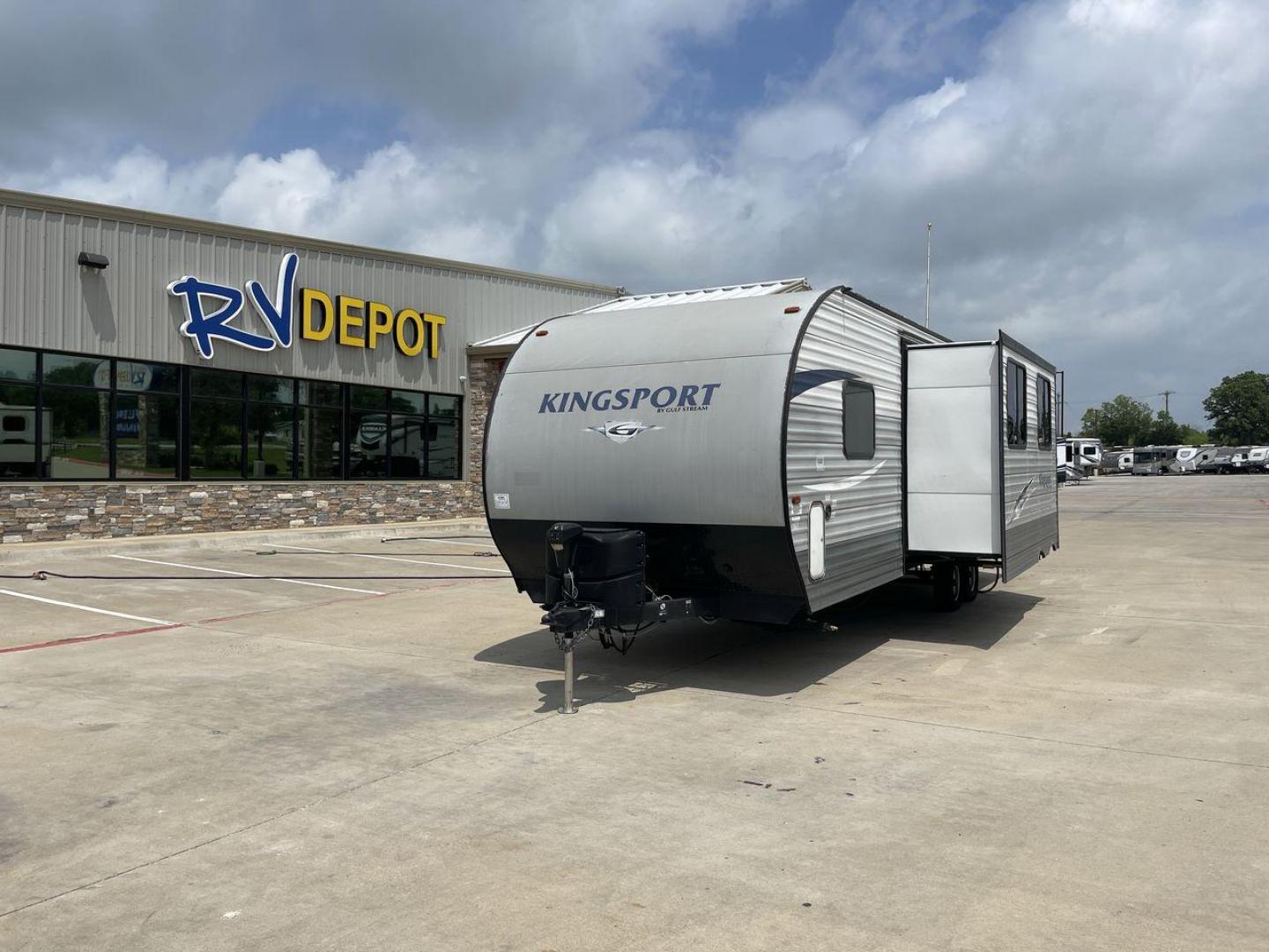 2019 GULF STREAM KINGSPORT 274QB (1NL1G3228K1) , located at 4319 N Main Street, Cleburne, TX, 76033, (817) 221-0660, 32.435829, -97.384178 - Photo#0