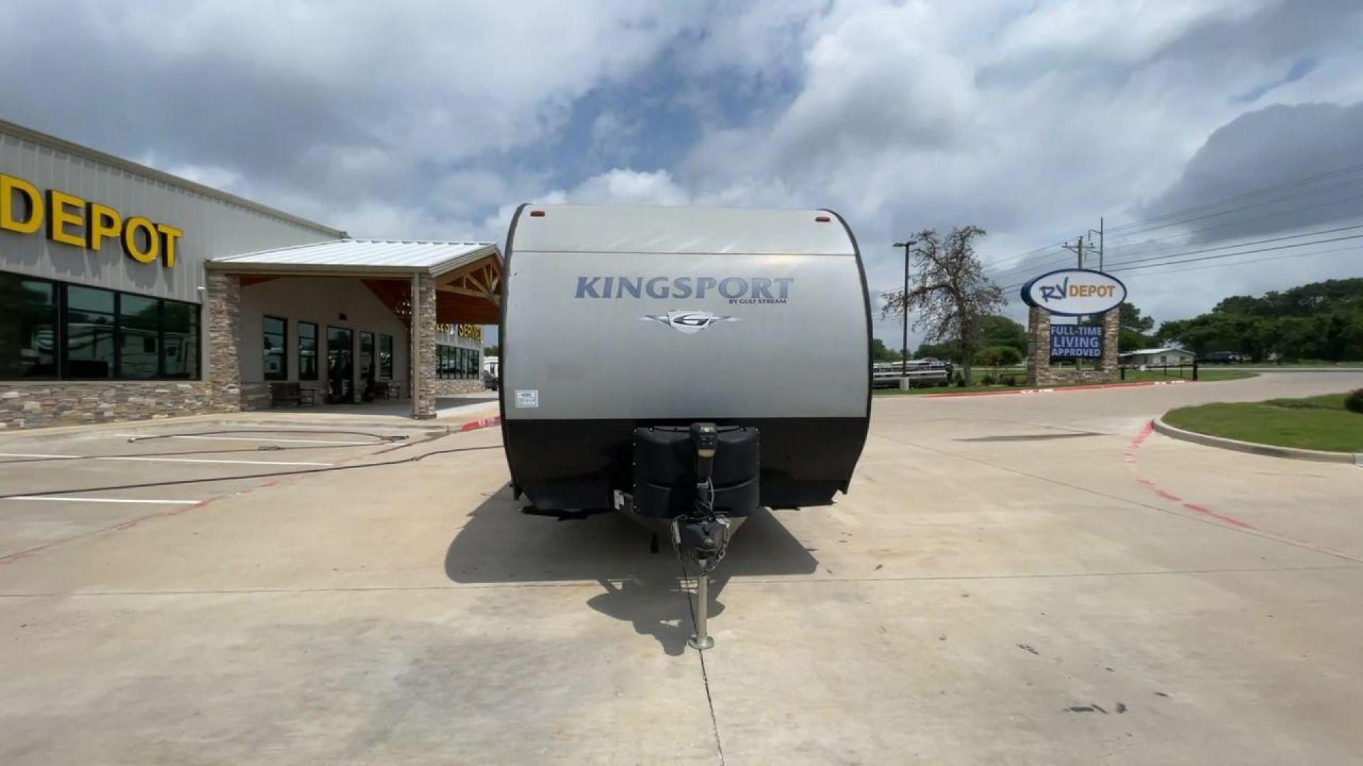 2019 GULF STREAM KINGSPORT 274QB (1NL1G3228K1) , located at 4319 N Main Street, Cleburne, TX, 76033, (817) 221-0660, 32.435829, -97.384178 - Photo#4