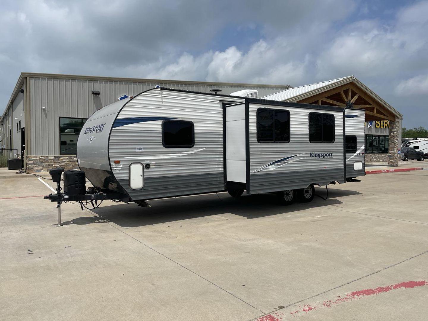 2019 GULF STREAM KINGSPORT 274QB (1NL1G3228K1) , located at 4319 N Main Street, Cleburne, TX, 76033, (817) 221-0660, 32.435829, -97.384178 - Photo#25