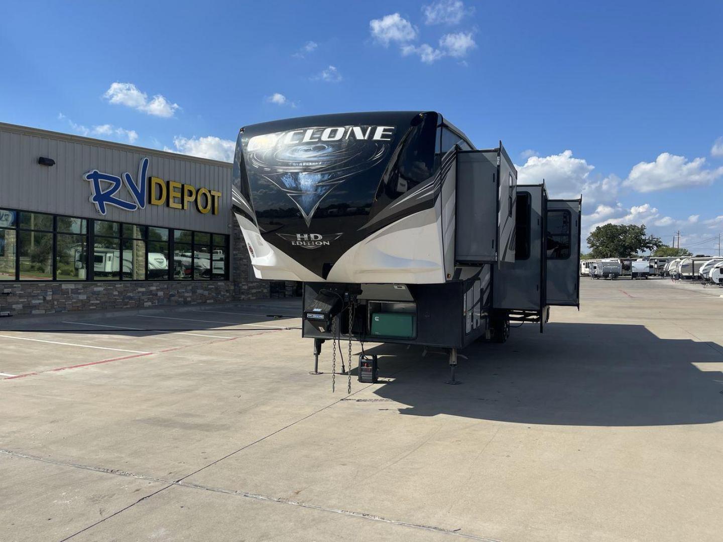 2019 HEARTLAND CYCLONE 3611 (5SFCG3923KE) , Length: 38.8 ft. | Dry Weight: 15,305 lbs. | Gross Weight: 17,000 lbs. | Slides: 3 transmission, located at 4319 N Main Street, Cleburne, TX, 76033, (817) 221-0660, 32.435829, -97.384178 - Photo#0