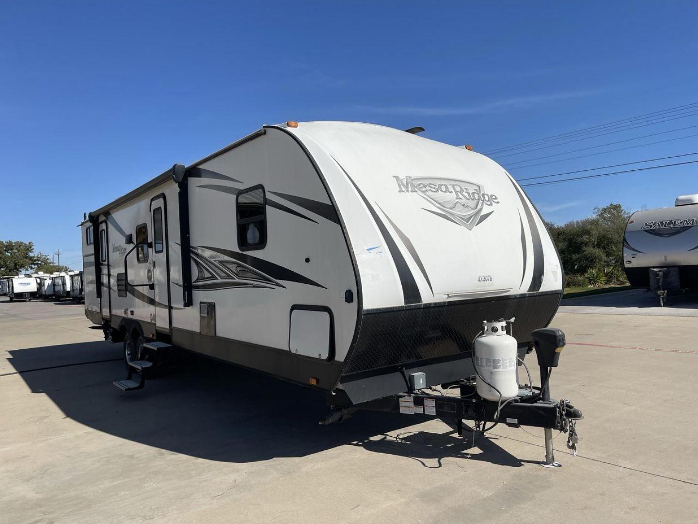 2019 BLACK HIGHLAND RIDGE MESA RIDGE 3310BH (58TBH0BT2K3) , Length: 37.42 ft | Dry Weight: 6,795 lbs | Gross Weight: 8,995 lbs | Slides: 2 transmission, located at 4319 N Main Street, Cleburne, TX, 76033, (817) 221-0660, 32.435829, -97.384178 - This 2019 Highland Ridge Mesa Ridge Lite MR3310BH measures 37.42ft with a GVWR of 8,995 lbs. It features two slideouts and an arched vaulted ceiling to give you and your family more comfortable living space. It also includes 32 cu.ft. pass-thru storage and power front and rear stabilizer jacks. The - Photo#24