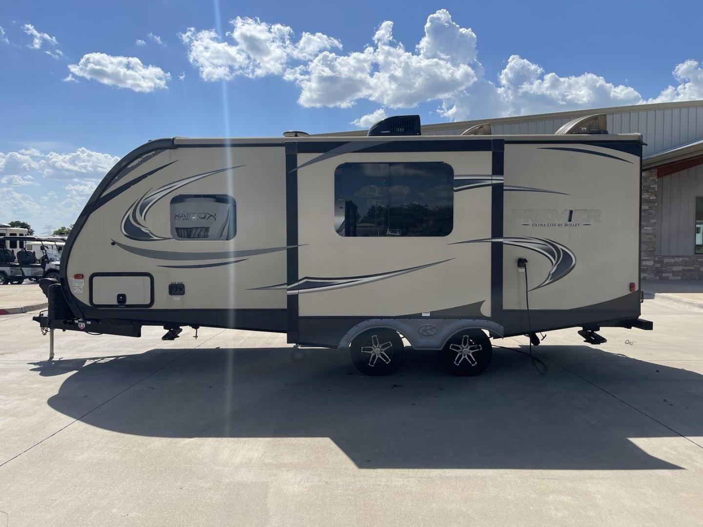 2019 KEYSTONE BULLET 22RBPR (4YDT22R21KD) , Length: 26.92 ft. | Dry Weight: 4,972 lbs. | Gross Weight: 6,500 lbs. | Slides: 1 transmission, located at 4319 N Main Street, Cleburne, TX, 76033, (817) 221-0660, 32.435829, -97.384178 - Photo#24