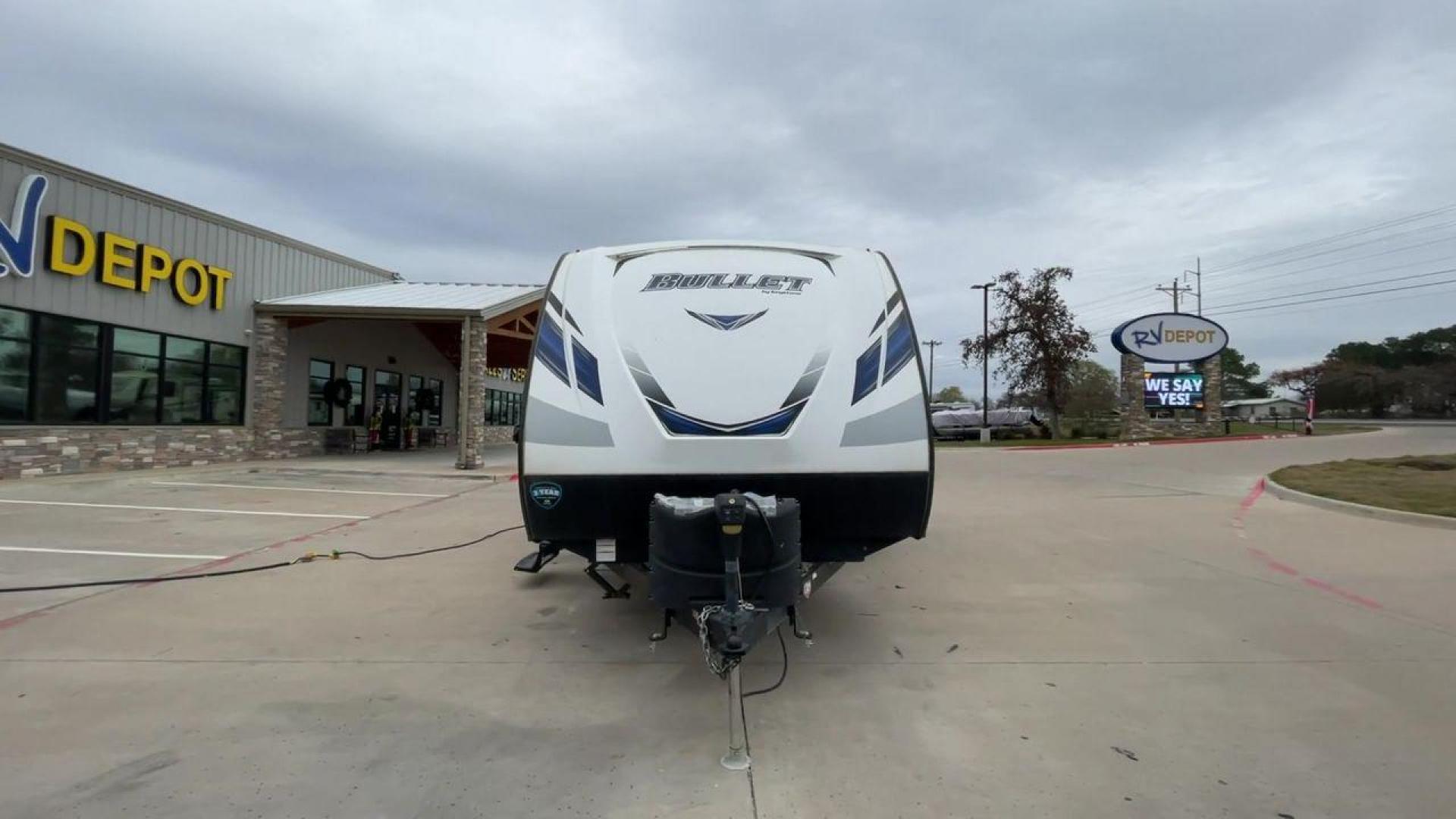 2019 KEYSTONE BULLET 248RKS (4YDT24821KT) , located at 4319 N Main Street, Cleburne, TX, 76033, (817) 221-0660, 32.435829, -97.384178 - Discover extra features that contribute to making this RV an ideal investment. (1) Both the front and rear of the trailer have entry doors, providing convenient access and potentially enhancing ventilation options. (2) The 2019 Keystone Bullet 248RKS is significantly lighter than many similar-s - Photo#4