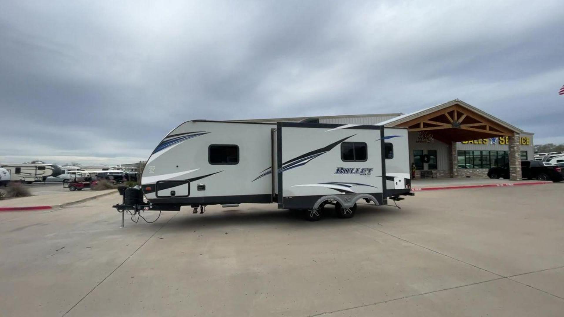 2019 KEYSTONE BULLET 248RKS (4YDT24821KT) , located at 4319 N Main Street, Cleburne, TX, 76033, (817) 221-0660, 32.435829, -97.384178 - Discover extra features that contribute to making this RV an ideal investment. (1) Both the front and rear of the trailer have entry doors, providing convenient access and potentially enhancing ventilation options. (2) The 2019 Keystone Bullet 248RKS is significantly lighter than many similar-s - Photo#6