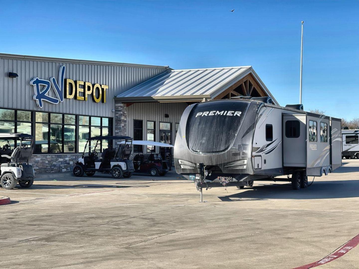 2019 KEYSTONE BULLET 34BIPR (4YDT34B28KD) , Length: 38.08 ft. | Dry Weight: 7,285 lbs. | Gross Weight: 9,400 lbs. | Slides: 3 transmission, located at 4319 N Main Street, Cleburne, TX, 76033, (817) 221-0660, 32.435829, -97.384178 - Photo#0