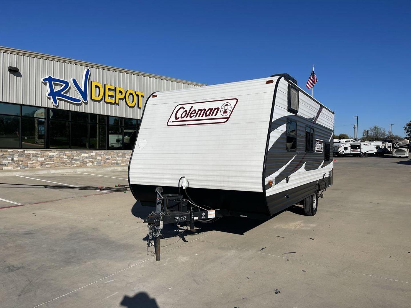 2019 KEYSTONE COLEMAN 17FQ (4YDT17F15KH) , located at 4319 N Main Street, Cleburne, TX, 76033, (817) 221-0660, 32.435829, -97.384178 - Photo#0