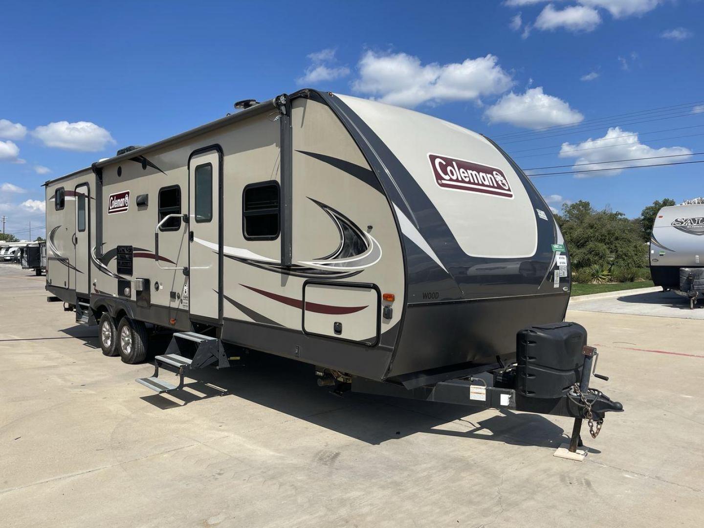 2019 KEYSTONE COLEMAN 3015BH (4YDT3012XKM) , Length: 34.75 ft. | Dry Weight: 7,211 lbs. | Slides: 2 transmission, located at 4319 N Main Street, Cleburne, TX, 76033, (817) 221-0660, 32.435829, -97.384178 - Photo#23