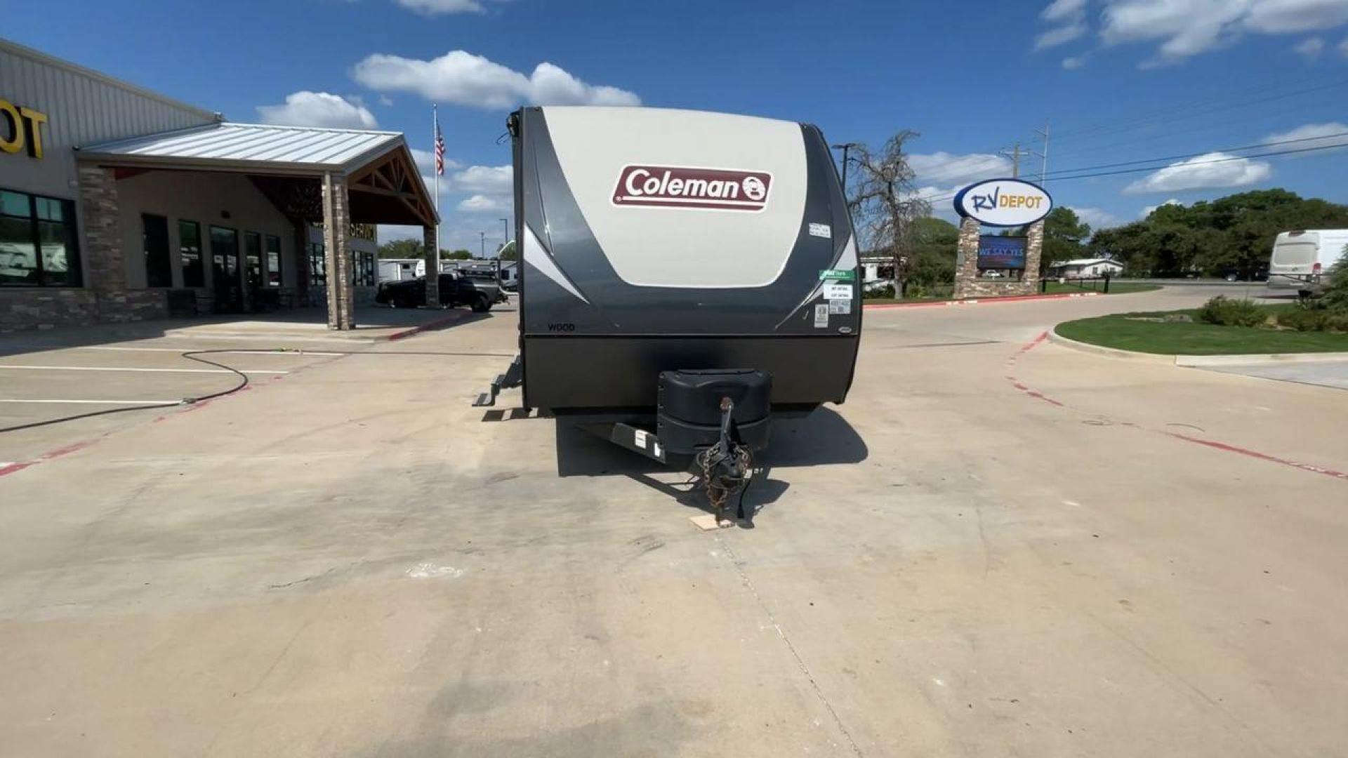 2019 KEYSTONE COLEMAN 3015BH (4YDT3012XKM) , Length: 34.75 ft. | Dry Weight: 7,211 lbs. | Slides: 2 transmission, located at 4319 N Main Street, Cleburne, TX, 76033, (817) 221-0660, 32.435829, -97.384178 - Photo#4