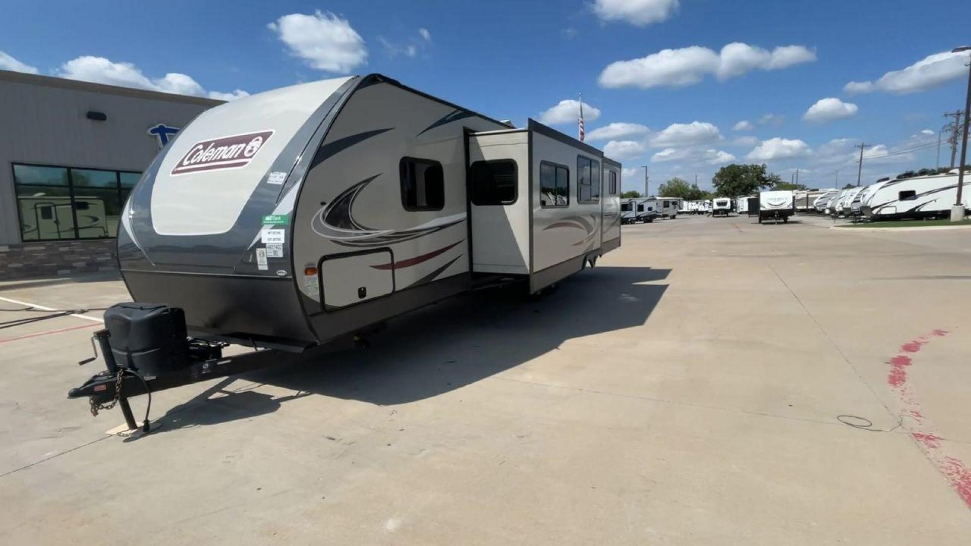 2019 KEYSTONE COLEMAN 3015BH (4YDT3012XKM) , Length: 34.75 ft. | Dry Weight: 7,211 lbs. | Slides: 2 transmission, located at 4319 N Main Street, Cleburne, TX, 76033, (817) 221-0660, 32.435829, -97.384178 - Photo#5