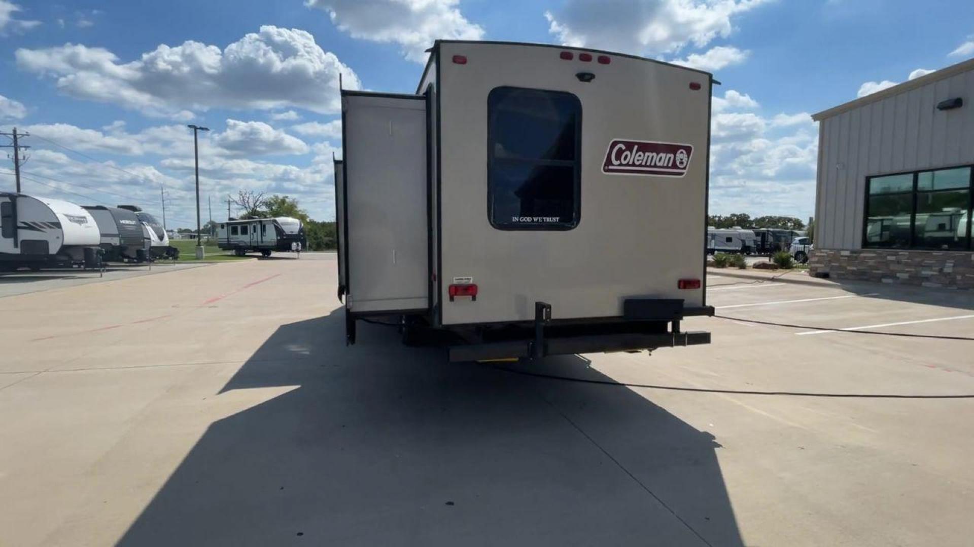 2019 KEYSTONE COLEMAN 3015BH (4YDT3012XKM) , Length: 34.75 ft. | Dry Weight: 7,211 lbs. | Slides: 2 transmission, located at 4319 N Main Street, Cleburne, TX, 76033, (817) 221-0660, 32.435829, -97.384178 - Photo#8