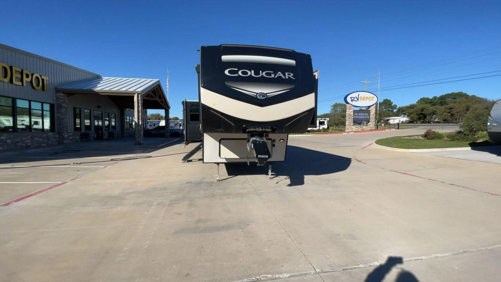 2019 KEYSTONE COUGAR 368MBI (4YDF3682XK2) , Length: 40.08 ft. | Dry Weight: 11,575 lbs. | Gross Weight: 13,980 lbs.| Slides: 4 transmission, located at 4319 N Main Street, Cleburne, TX, 76033, (817) 221-0660, 32.435829, -97.384178 - Photo#4