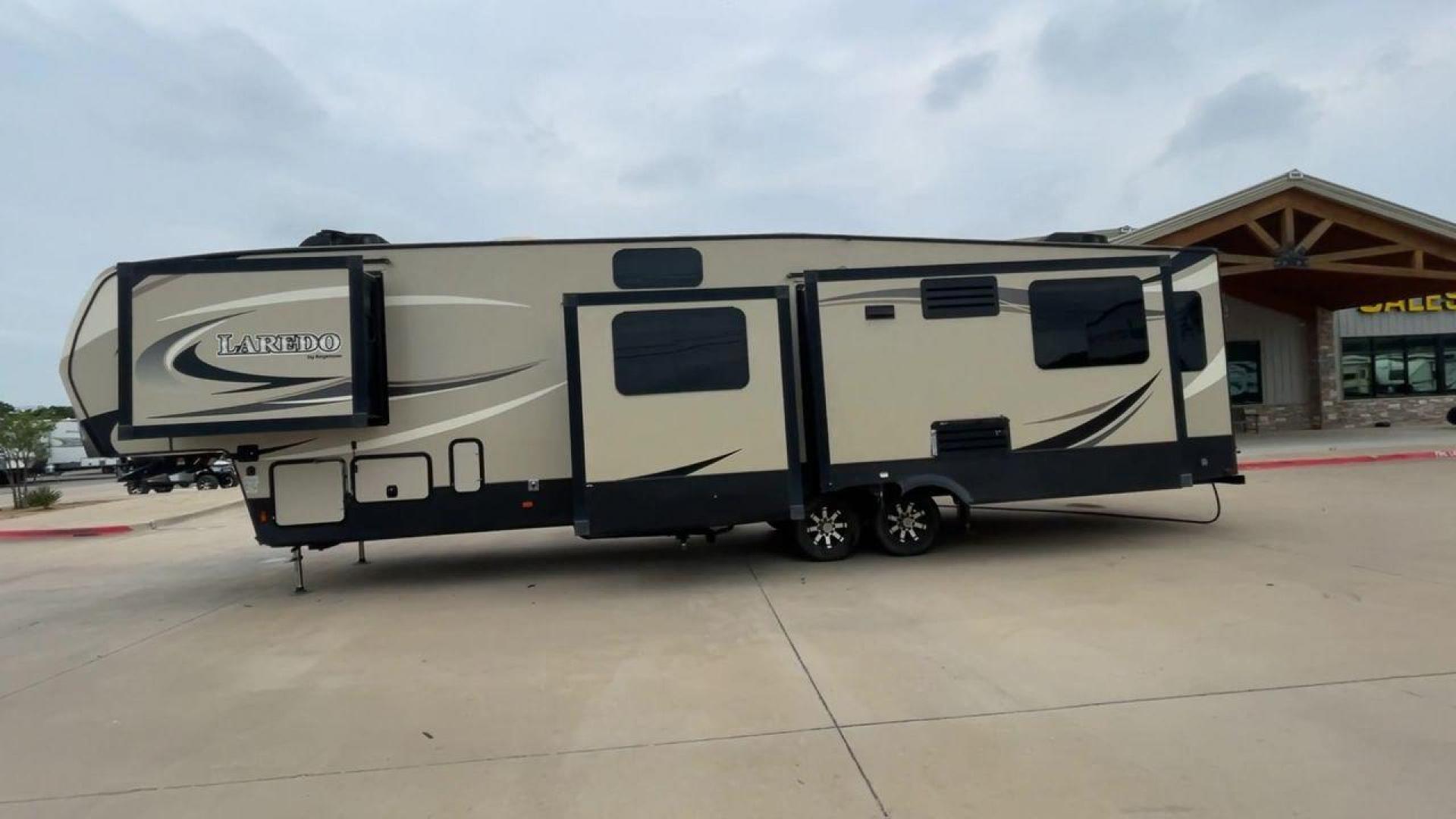 2019 KEYSTONE LAREDO 380MB (4YDF38023KE) , located at 4319 N Main Street, Cleburne, TX, 76033, (817) 221-0660, 32.435829, -97.384178 - Photo#6