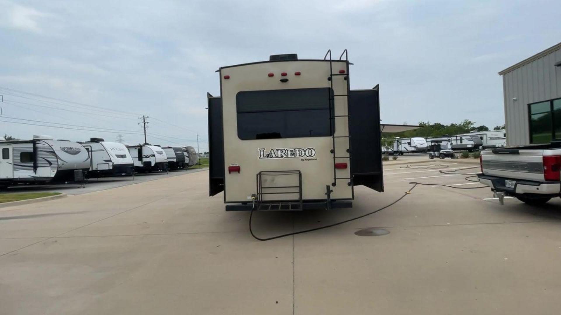 2019 KEYSTONE LAREDO 380MB (4YDF38023KE) , located at 4319 N Main Street, Cleburne, TX, 76033, (817) 221-0660, 32.435829, -97.384178 - Photo#8