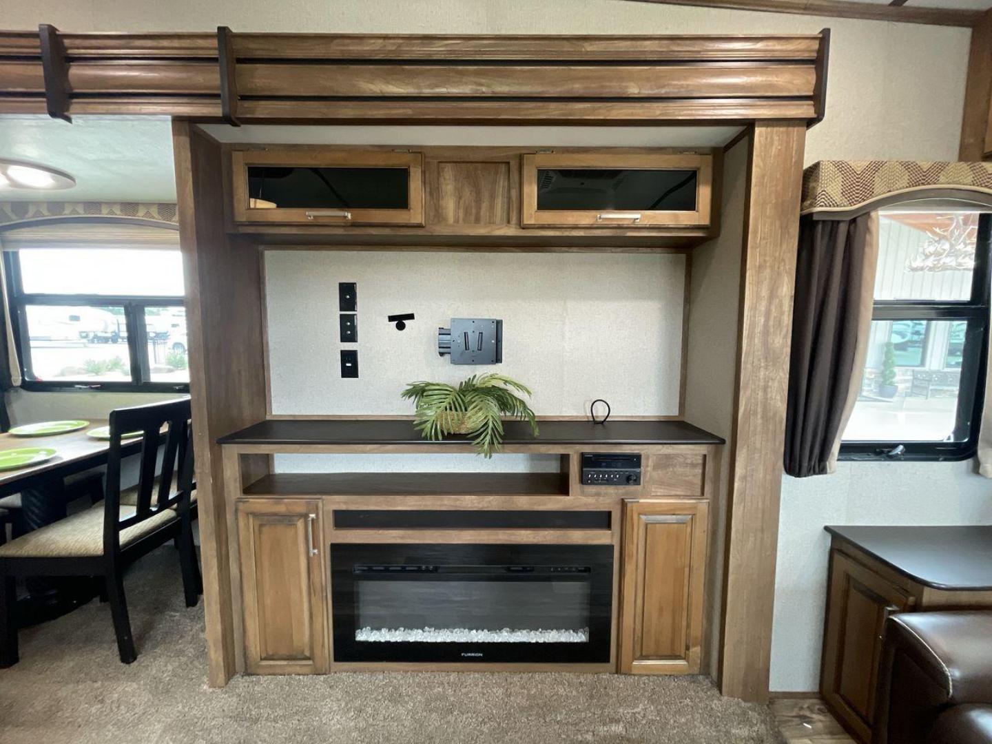 2019 KEYSTONE LAREDO 380MB (4YDF38023KE) , located at 4319 N Main Street, Cleburne, TX, 76033, (817) 221-0660, 32.435829, -97.384178 - Photo#20