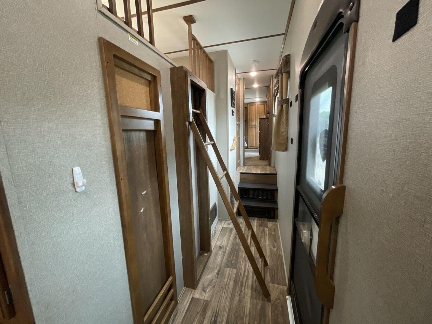 2019 KEYSTONE LAREDO 380MB (4YDF38023KE) , located at 4319 N Main Street, Cleburne, TX, 76033, (817) 221-0660, 32.435829, -97.384178 - Photo#28