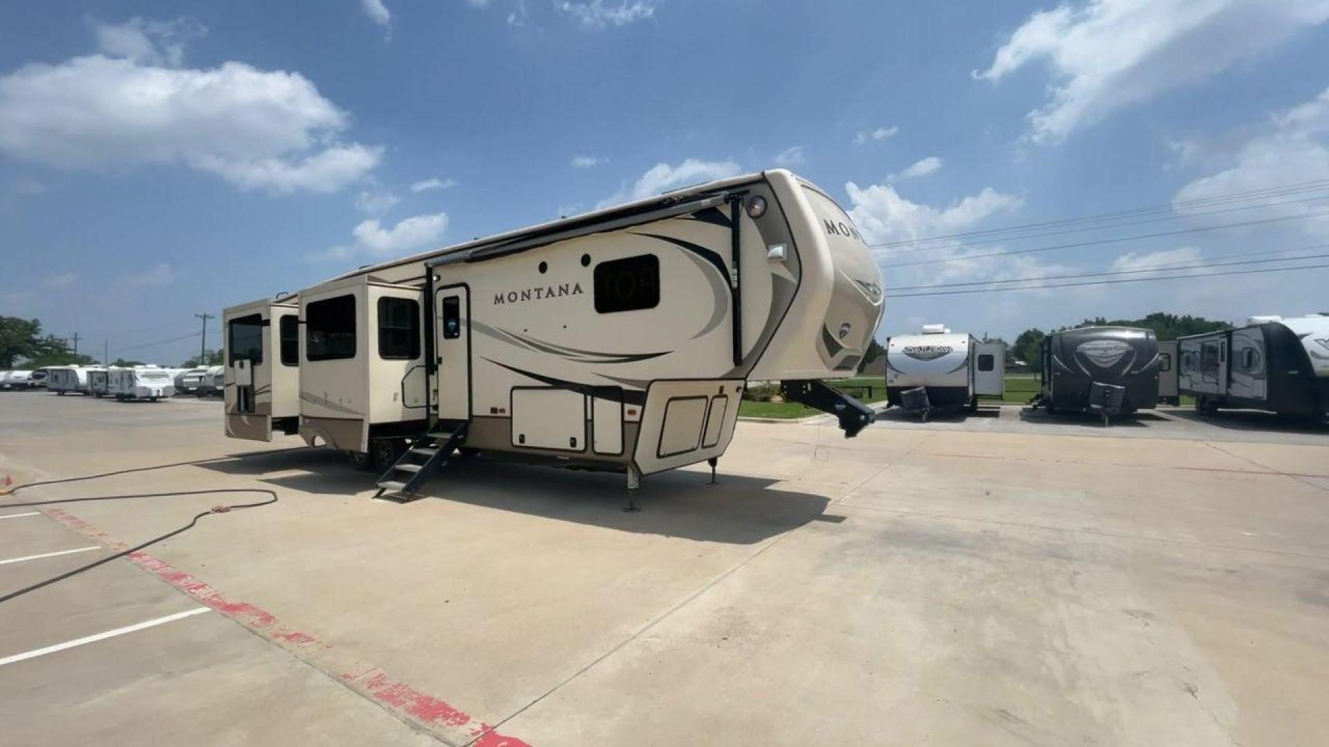 2019 KEYSTONE MONTANA 3701LK (4YDF3702XK4) , Length: 40.5 ft. | Dry Weight: 13,095 lbs. | Gross Weight: 16,400 lbs. | Slides: 4 transmission, located at 4319 N Main Street, Cleburne, TX, 76033, (817) 221-0660, 32.435829, -97.384178 - Looking to camp in the lap of luxury and comfort? Go for this 2019 Keystone Montana 3701LK! This fifth wheel measures 40.5 ft. in length and 13.42 ft. in height. Not only is it spacious, but it also has plenty of headroom for tall campers! It also has a dry weight of 13,095 lbs. with a 3,305-poun - Photo#3