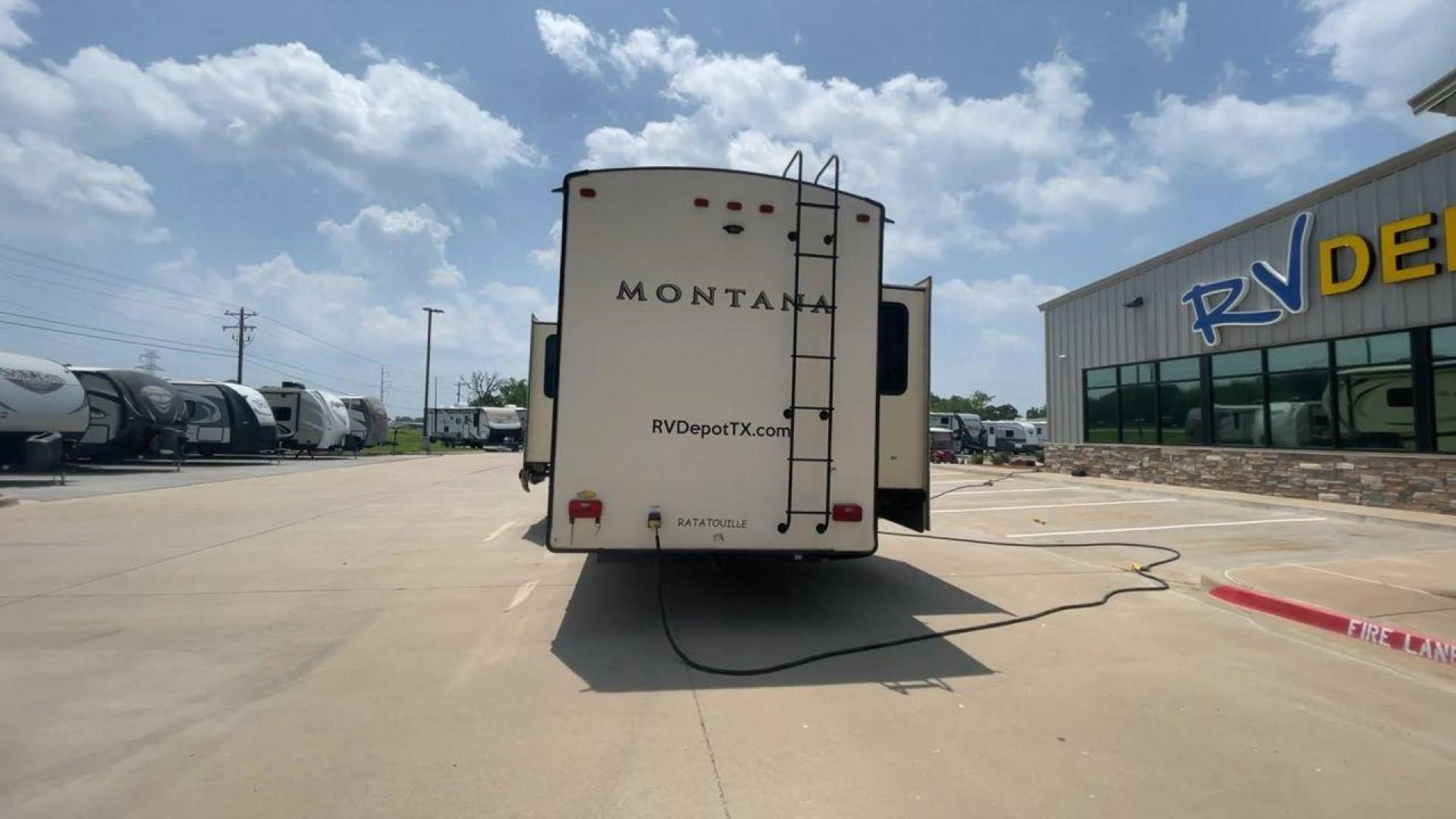 2019 KEYSTONE MONTANA 3701LK (4YDF3702XK4) , Length: 40.5 ft. | Dry Weight: 13,095 lbs. | Gross Weight: 16,400 lbs. | Slides: 4 transmission, located at 4319 N Main Street, Cleburne, TX, 76033, (817) 221-0660, 32.435829, -97.384178 - Looking to camp in the lap of luxury and comfort? Go for this 2019 Keystone Montana 3701LK! This fifth wheel measures 40.5 ft. in length and 13.42 ft. in height. Not only is it spacious, but it also has plenty of headroom for tall campers! It also has a dry weight of 13,095 lbs. with a 3,305-poun - Photo#8