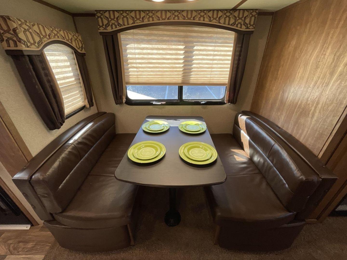 2019 KEYSTONE RV LAREDO 330RL (4YDT33027KB) , located at 4319 N Main Street, Cleburne, TX, 76033, (817) 221-0660, 32.435829, -97.384178 - Photo#13