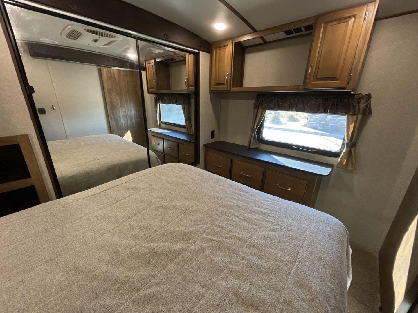 2019 KEYSTONE RV LAREDO 330RL (4YDT33027KB) , located at 4319 N Main Street, Cleburne, TX, 76033, (817) 221-0660, 32.435829, -97.384178 - Photo#17