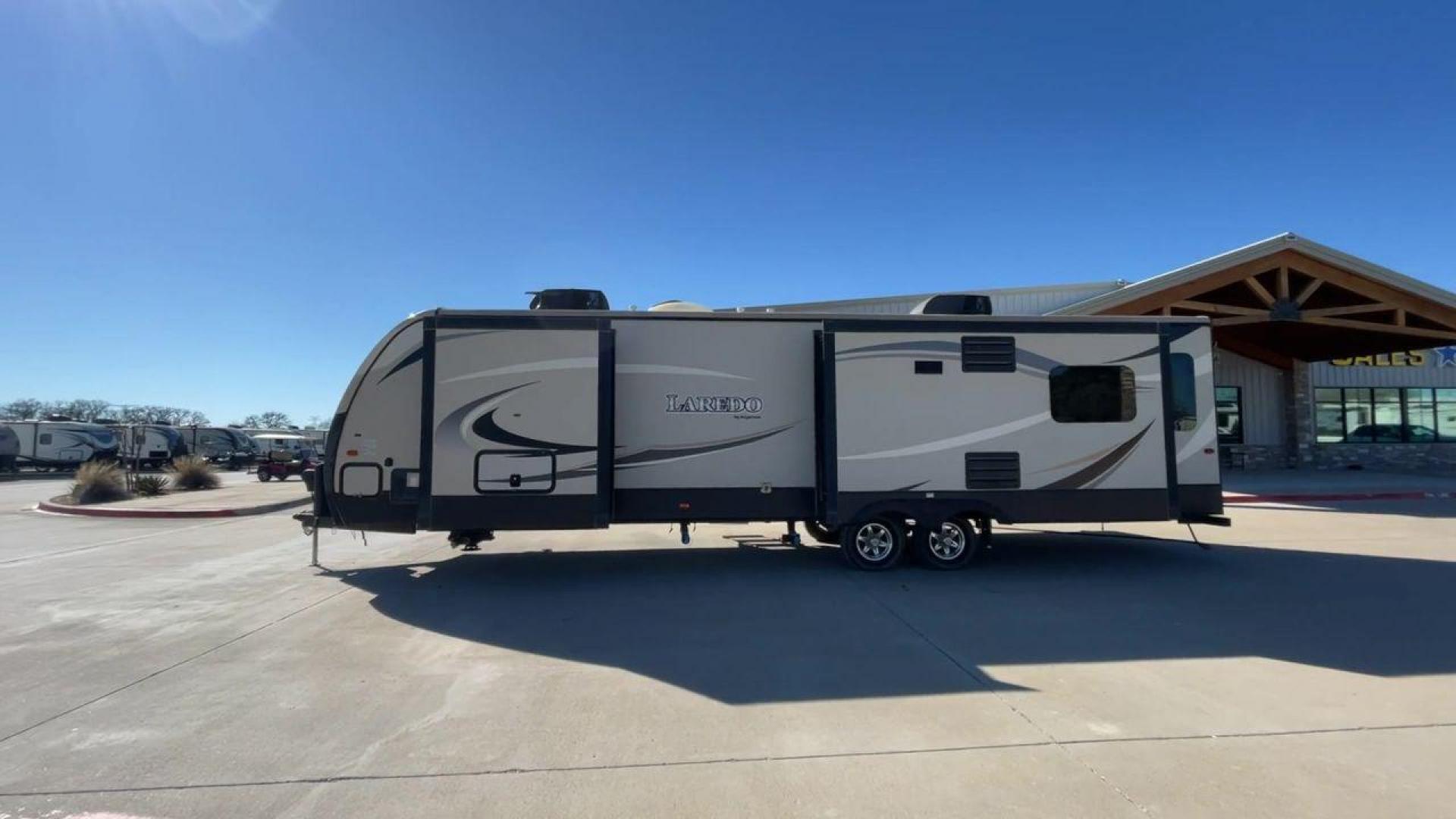 2019 KEYSTONE RV LAREDO 330RL (4YDT33027KB) , located at 4319 N Main Street, Cleburne, TX, 76033, (817) 221-0660, 32.435829, -97.384178 - Photo#6