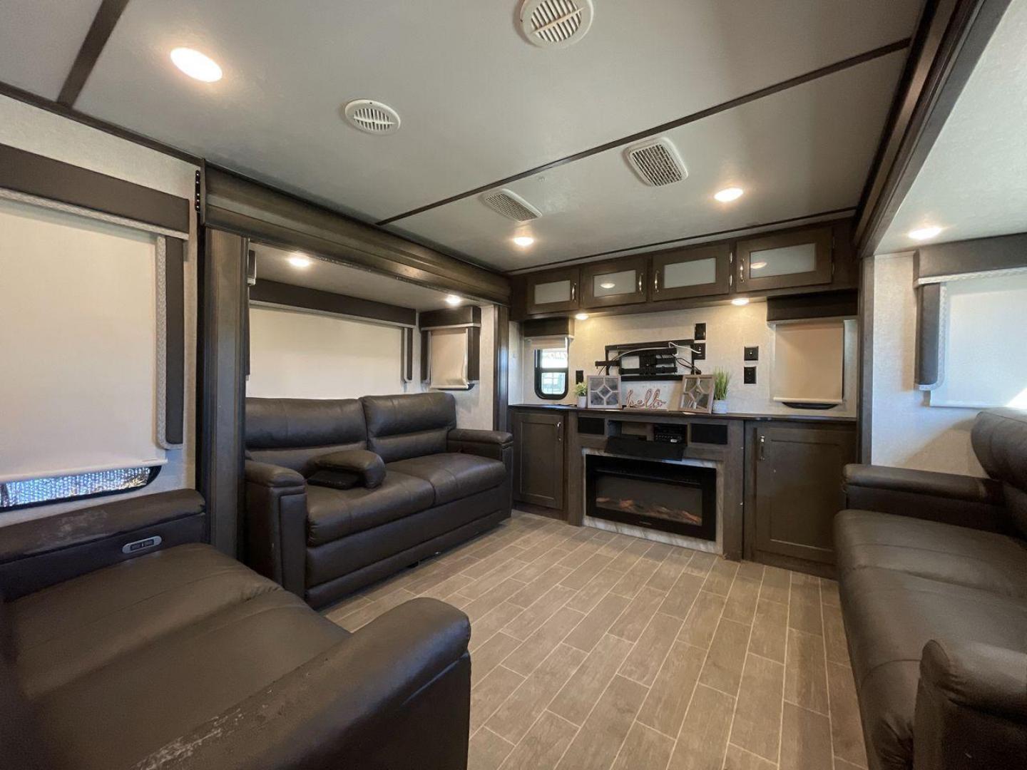 2019 KEYSTONE RV MONTANA 373RD (4YDF37323KA) , Length: 41.33 ft. | Dry Weight: 12,800 lbs. | Gross Weight: 16,000 lbs. | Slides: 4 transmission, located at 4319 N Main Street, Cleburne, TX, 76033, (817) 221-0660, 32.435829, -97.384178 - The 2019 Keystone RV Montana 373RD is a luxurious and spacious fifth wheel designed to provide the utmost comfort, convenience, and style for your next adventure. Right up front, this trailer is a painted cap with LED lights. The massive power awning on its side has a LED strip and rolls out with a - Photo#10