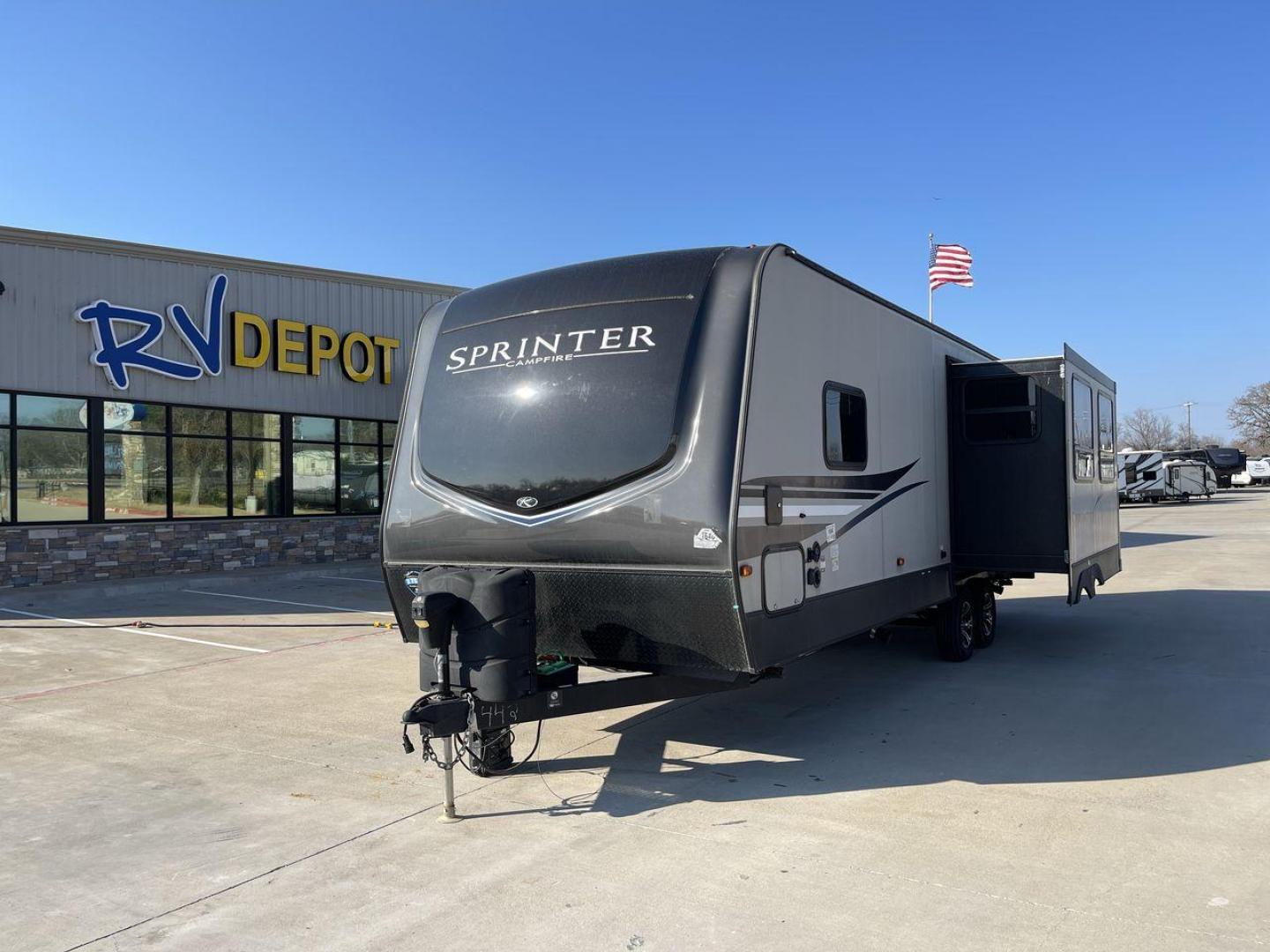 2019 KEYSTONE SPRINTER 26RK (4YDT26R24K1) , Length: 30.92 ft.| Dry Weight: 6,890 lbs. | Gross Weight: 9,500 lbs. | Slides: 1 transmission, located at 4319 N Main Street, Cleburne, TX, 76033, (817) 221-0660, 32.435829, -97.384178 - The 2019 Keystone Sprinter 26RK is a travel trailer that will take your camping to a whole new level. This model, measuring 30.92 feet in length, offers a great balance of space and maneuverability, making it a top pick for families and adventurers. With a dry weight of 6,890 lbs., the Keystone Spri - Photo#0