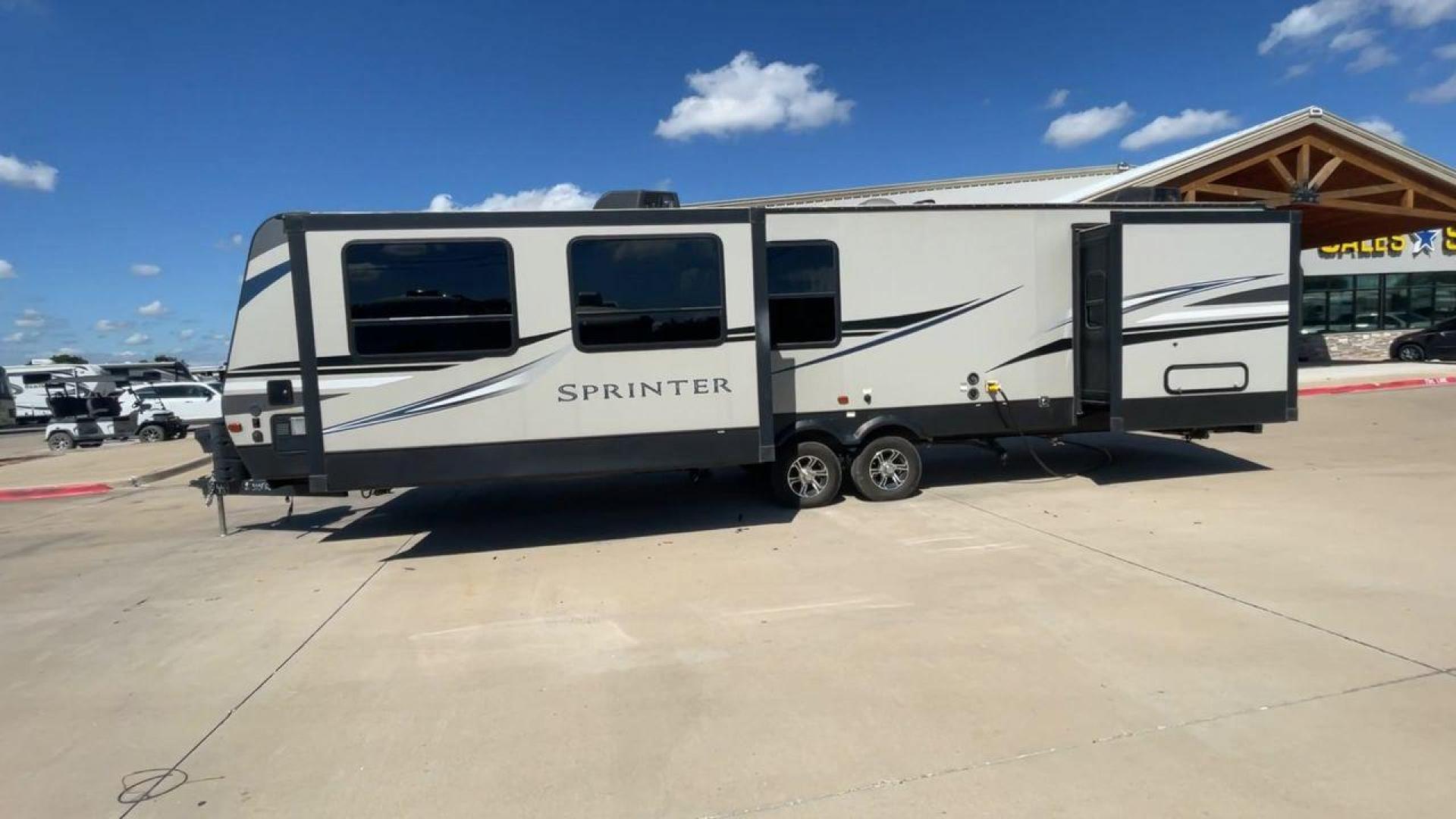 2019 KEYSTONE SPRINTER 333FKS (4YDT33321K1) , Length: 37.75 ft. | Dry Weight: 8,994 lbs. | Gross Weight: 11,500 lbs. | Slides: 3 transmission, located at 4319 N Main Street, Cleburne, TX, 76033, (817) 221-0660, 32.435829, -97.384178 - Photo#6