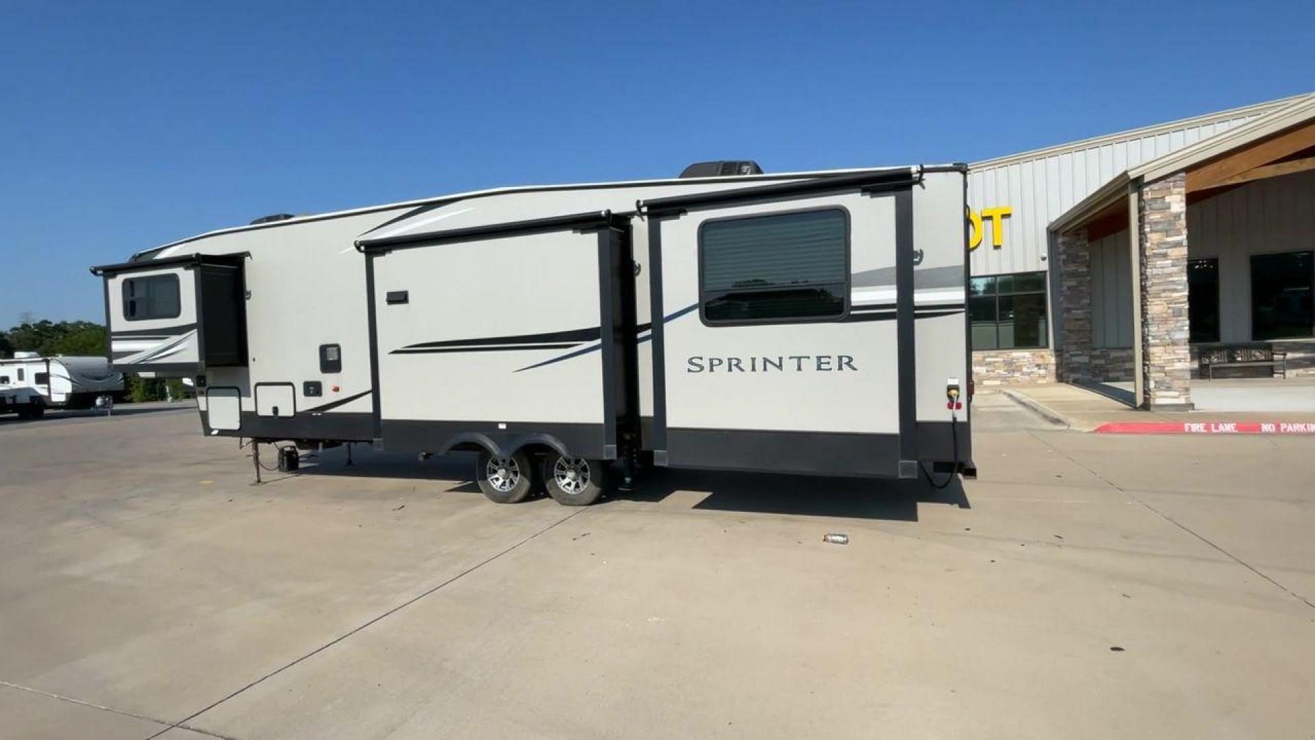 2019 KEYSTONE SPRINTER 3531FWDEN (4YDF35326K1) , Length: 39 ft. | Dry Weight: 10,750 lbs. | Gross Weight: 14,000 lbs. | Slides: 4 transmission, located at 4319 N Main Street, Cleburne, TX, 76033, (817) 221-0660, 32.435829, -97.384178 - At 39 ft. long, the 2019 Keystone Sprinter 3531FWDEN exudes modernity and functionality. This fifth-wheel structure enhances stability during towing, and its sleek two-tone body with light gray and black accents offers a visually appealing aesthetic. The four (4) slideouts dramatically increase the - Photo#7