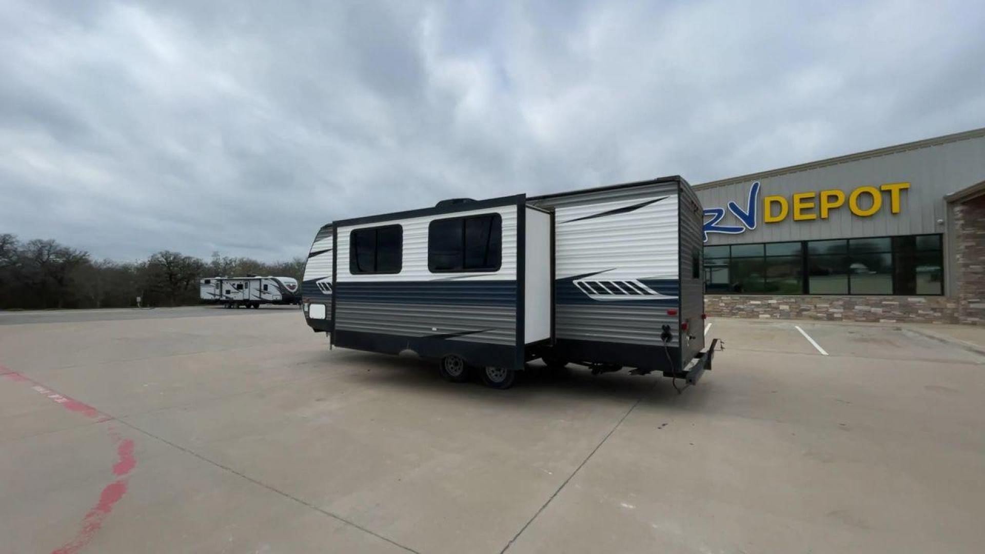 2019 KEYSTONE ZINGER 254RB (4YDT25426KS) , Length: 29.5 ft | Dry Weight: 6,042 lbs| Slides: 1 transmission, located at 4319 N Main Street, Cleburne, TX, 76033, (817) 221-0660, 32.435829, -97.384178 - Take a trip of comfort and excitement in the 2019 Keystone Zinger 254RB travel trailer, which was carefully made to change the way you use an RV. This type, which is 29.5 feet long, is the perfect mix of functionality and style. The Zinger 254RB is built to last with a strong metal body and fibergla - Photo#7