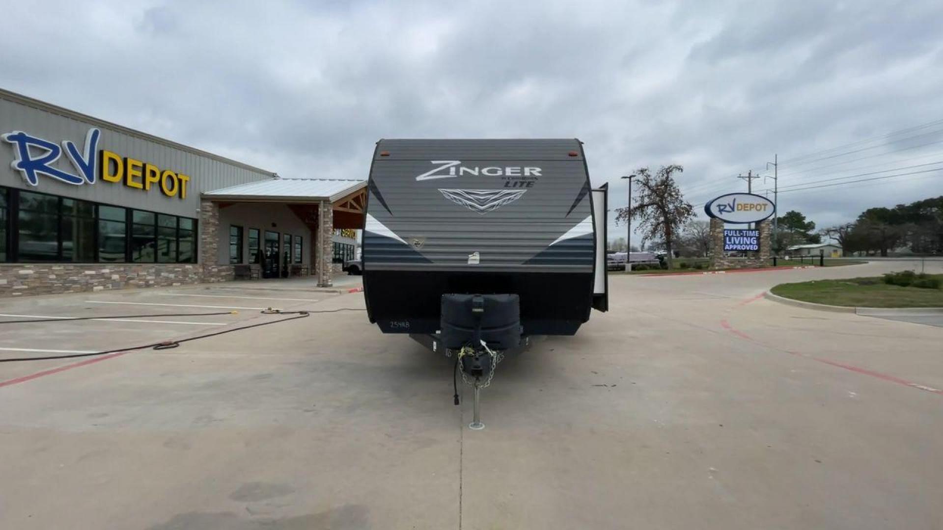 2019 KEYSTONE ZINGER 254RB (4YDT25426KS) , Length: 29.5 ft | Dry Weight: 6,042 lbs| Slides: 1 transmission, located at 4319 N Main Street, Cleburne, TX, 76033, (817) 221-0660, 32.435829, -97.384178 - Take a trip of comfort and excitement in the 2019 Keystone Zinger 254RB travel trailer, which was carefully made to change the way you use an RV. This type, which is 29.5 feet long, is the perfect mix of functionality and style. The Zinger 254RB is built to last with a strong metal body and fibergla - Photo#4