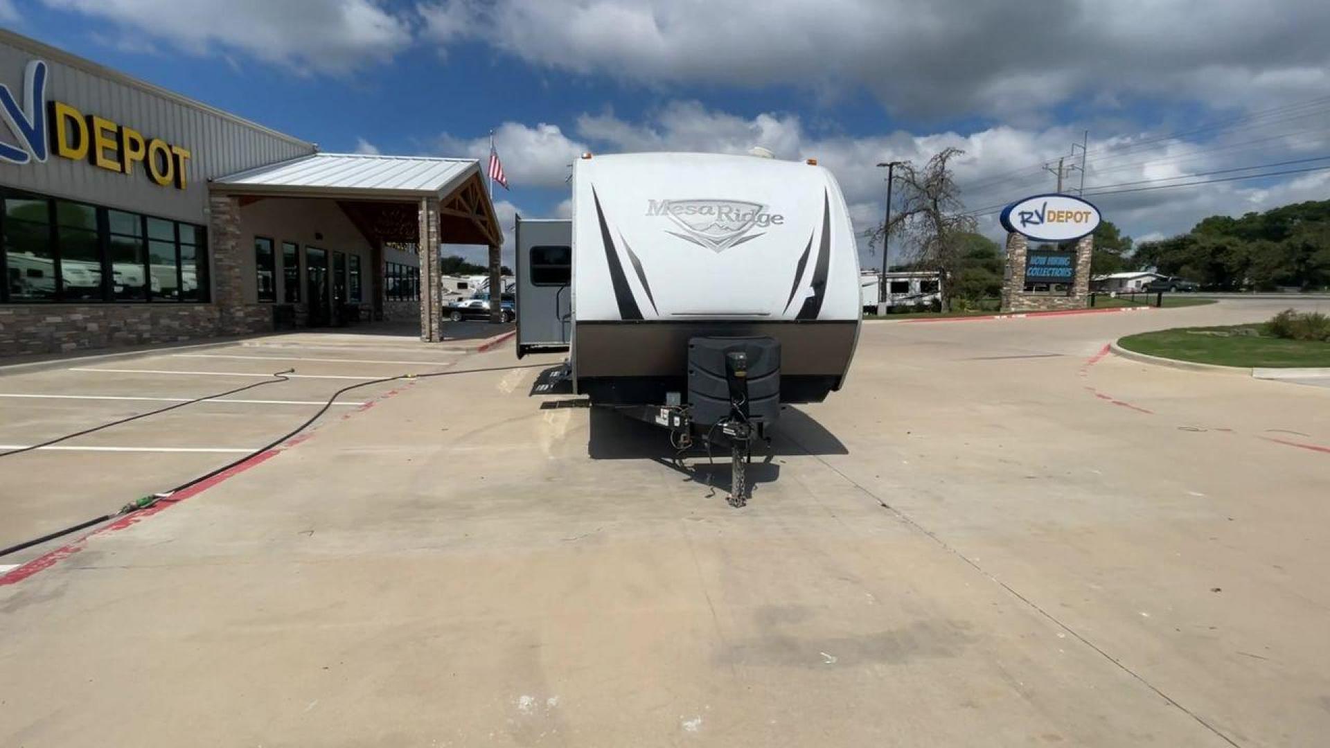 2019 GRAY OPEN RANGE MESA RIDGE (58TBH0BT1K3) , Length: 36.9 ft. | Dry Weight: 7,745 lbs. | Gross Weight: 9,735 lbs. | Slides: 3 transmission, located at 4319 N Main Street, Cleburne, TX, 76033, (817) 221-0660, 32.435829, -97.384178 - The 2019 Open Range Mesa Ridge 312BHS is a premium travel trailer that combines spaciousness, luxury, and practicality, making it ideal for families or groups looking for comfort on the road. This bunkhouse model has a large, open floor plan, providing separate living, sleeping, and outdoor areas. T - Photo#4