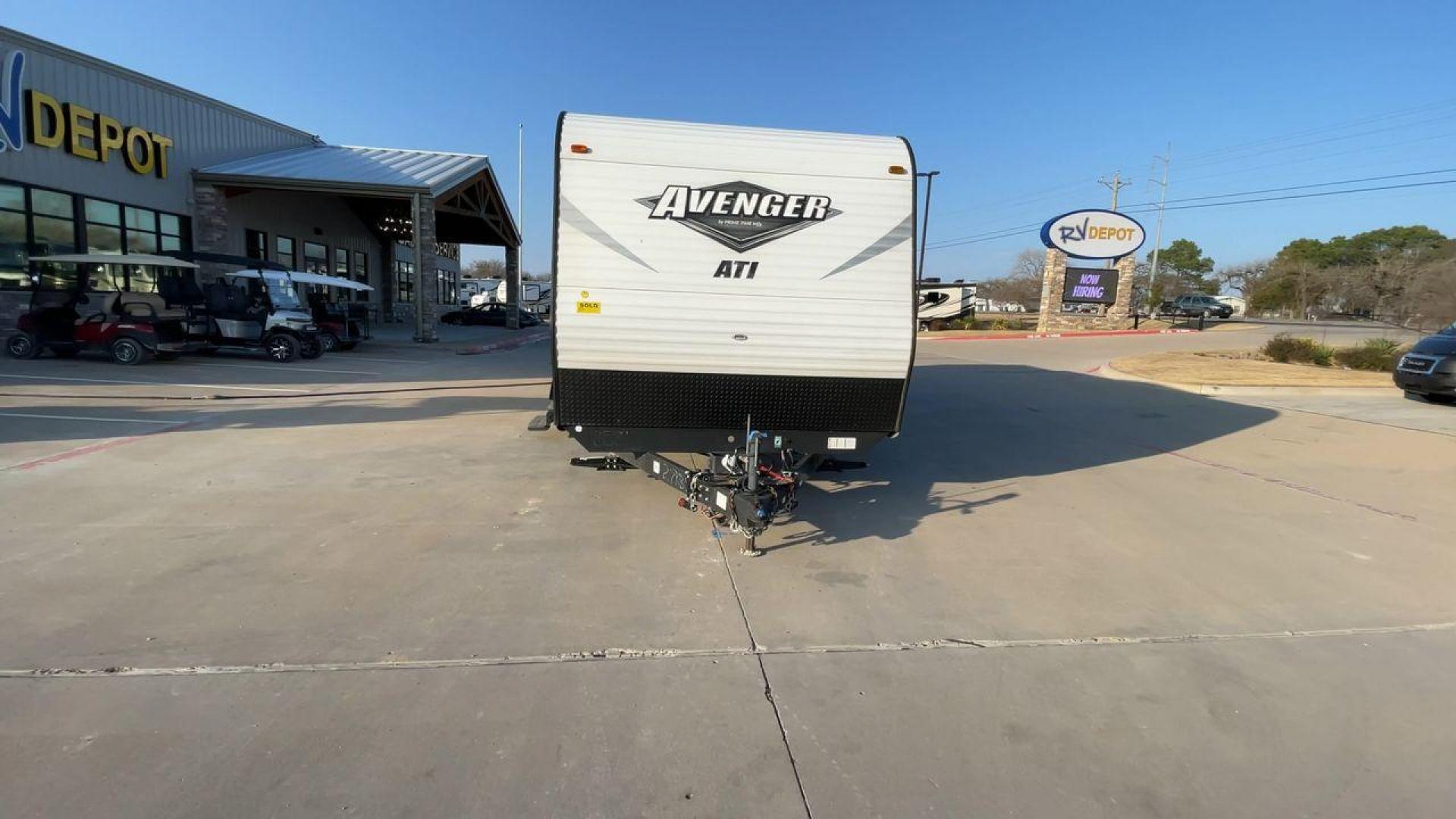 2019 TAN PRIMETIME AVENGER 27RBS (5ZT2AVSB2JB) , Length: 33.5 ft. | Dry Weight: 6,663 lbs. | Slides: 1 transmission, located at 4319 N Main Street, Cleburne, TX, 76033, (817) 221-0660, 32.435829, -97.384178 - This 2019 Prime Time Avenger 27RBS measures 33.5 feet long. It has a dry weight of 6,663 lbs. and a payload capacity of 2,902 lbs. It also has a manageable hitch weight of 765 lbs. Additionally, it features one slide and one 16-foot awning. The unit is designed with a front private bedroom, a centra - Photo#4