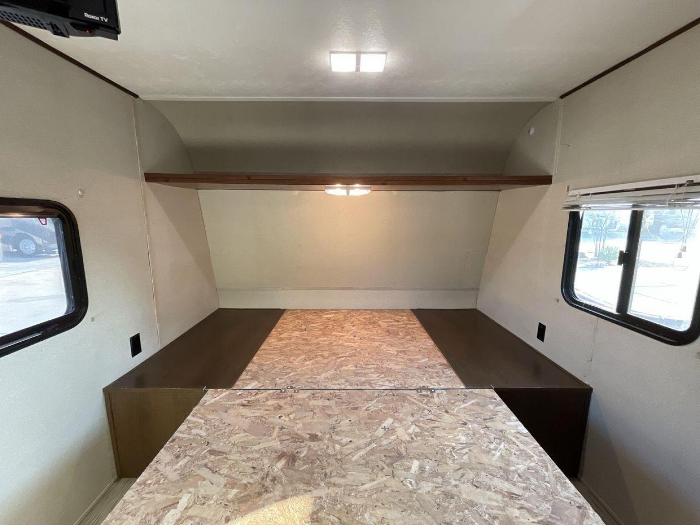 2019 TAN PRIMETIME AVENGER 27RBS (5ZT2AVSB2JB) , Length: 33.5 ft. | Dry Weight: 6,663 lbs. | Slides: 1 transmission, located at 4319 N Main Street, Cleburne, TX, 76033, (817) 221-0660, 32.435829, -97.384178 - This 2019 Prime Time Avenger 27RBS measures 33.5 feet long. It has a dry weight of 6,663 lbs. and a payload capacity of 2,902 lbs. It also has a manageable hitch weight of 765 lbs. Additionally, it features one slide and one 16-foot awning. The unit is designed with a front private bedroom, a centra - Photo#17