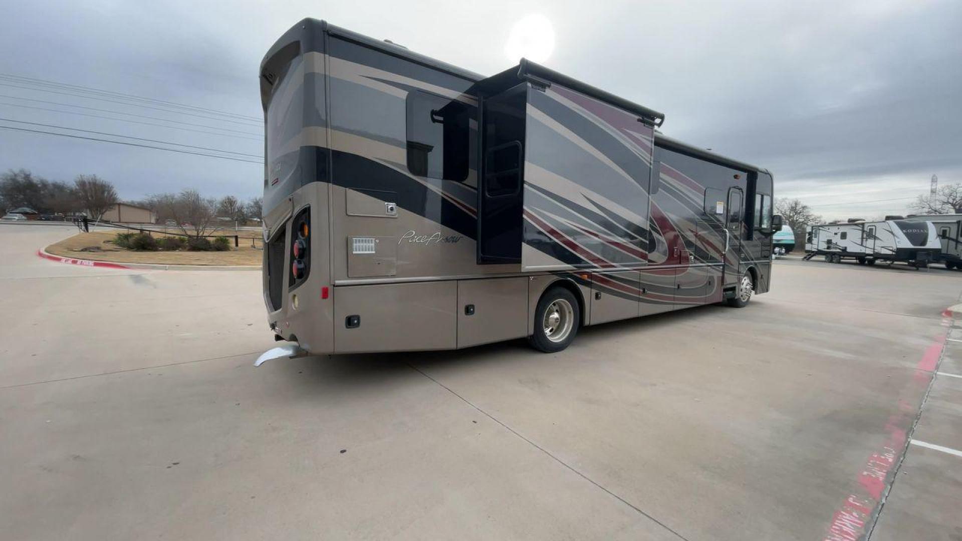 2019 REV GROUP PACE ARROW 36U (4UZACJFC0KC) , located at 4319 N Main Street, Cleburne, TX, 76033, (817) 221-0660, 32.435829, -97.384178 - Photo#1