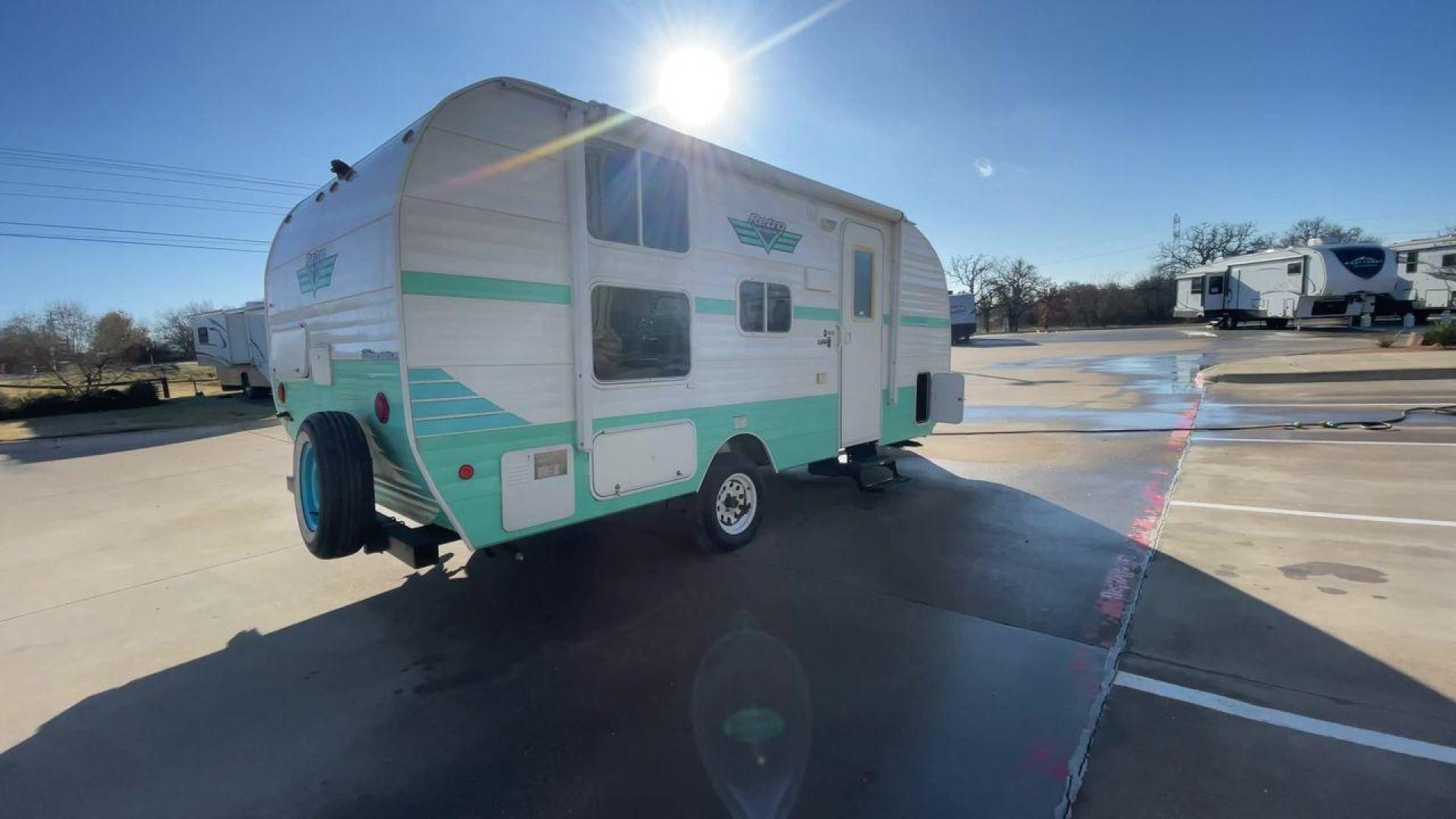 2019 RIVERSIDE RETRO 190BH (59CCC201XKL) , located at 4319 N Main Street, Cleburne, TX, 76033, (817) 221-0660, 32.435829, -97.384178 - Photo#1