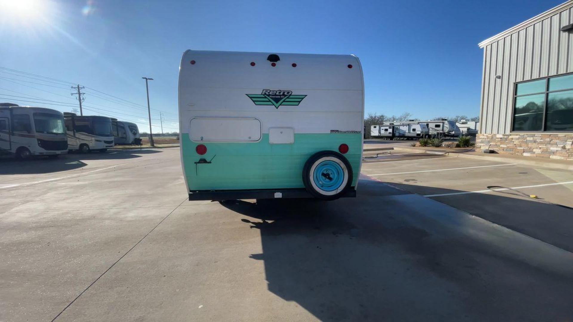 2019 RIVERSIDE RETRO 190BH (59CCC201XKL) , located at 4319 N Main Street, Cleburne, TX, 76033, (817) 221-0660, 32.435829, -97.384178 - Photo#8