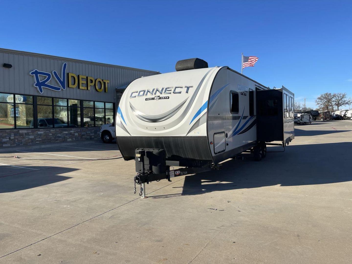 2019 TAN SPREE CONNECT 291RL (4EZTL2924K8) , located at 4319 N Main Street, Cleburne, TX, 76033, (817) 221-0660, 32.435829, -97.384178 - Photo#0