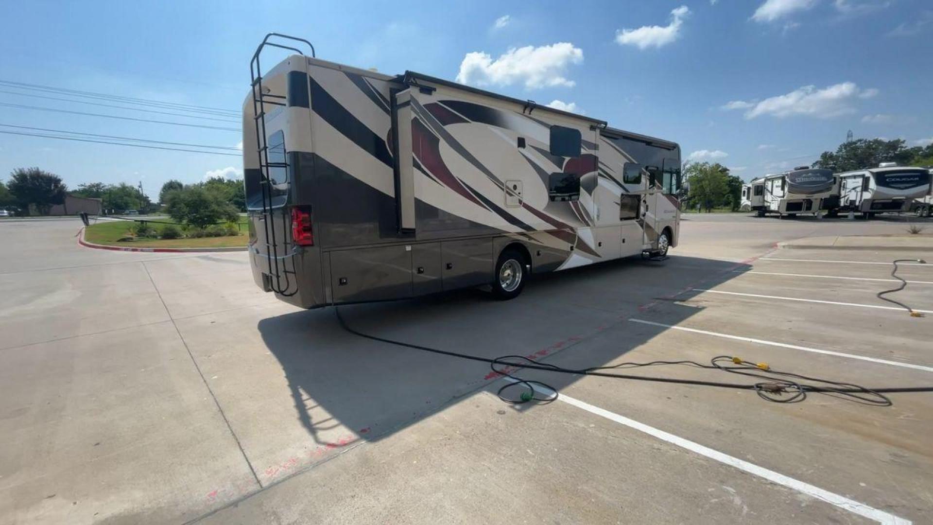 2020 THOR MIRAMAR 37.1 (1F66F5DY2K0) , located at 4319 N Main Street, Cleburne, TX, 76033, (817) 221-0660, 32.435829, -97.384178 - Photo#1