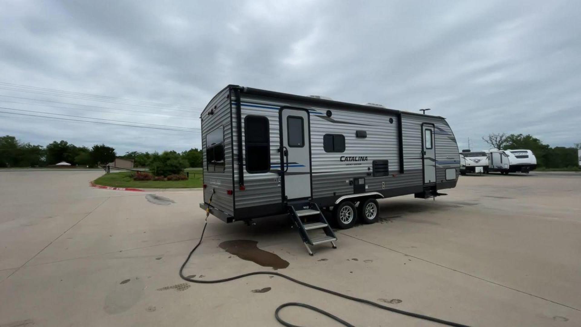 2020 COACHMEN CATALINA 263RLS (5ZT2CARB9LU) , located at 4319 N Main Street, Cleburne, TX, 76033, (817) 221-0660, 32.435829, -97.384178 - Photo#1