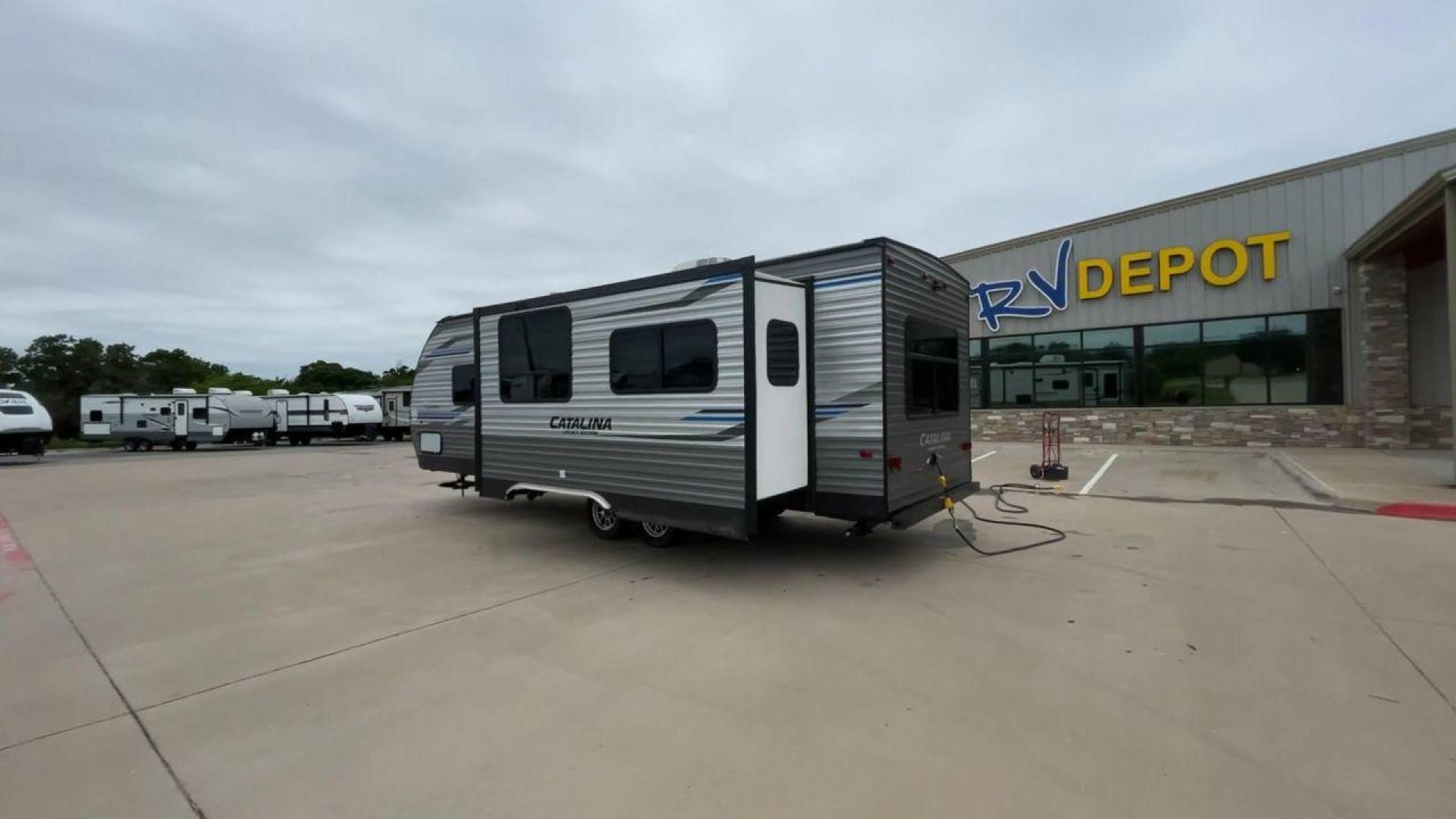 2020 COACHMEN CATALINA 263RLS (5ZT2CARB9LU) , located at 4319 N Main Street, Cleburne, TX, 76033, (817) 221-0660, 32.435829, -97.384178 - Photo#7