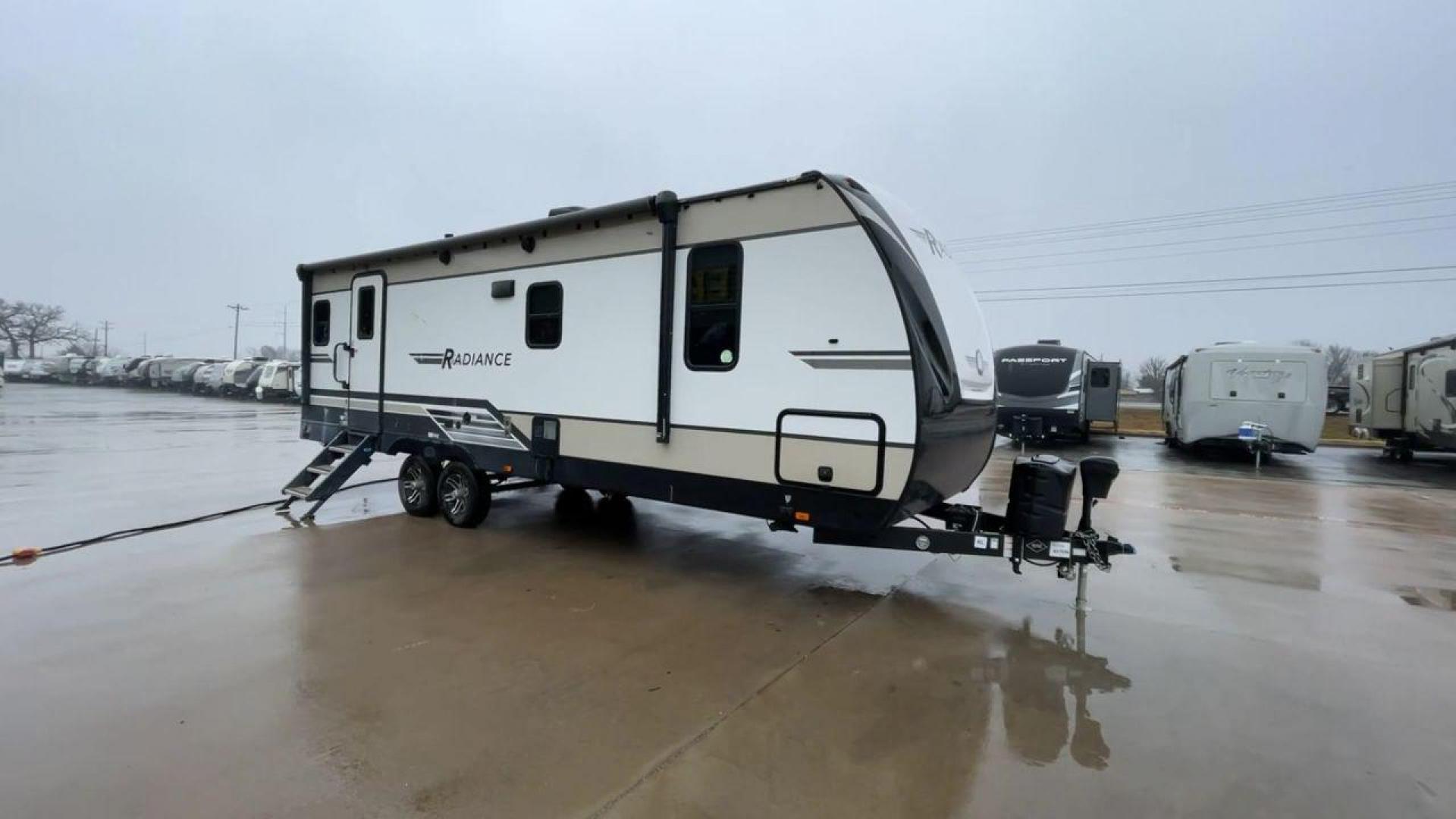 2020 CRUISER RADIANCE 25RB (5RXFB3124L1) , Length: 30.67 ft. | Dry Weight: 6,080 lbs. | Gross Weight: 9,580 lbs. | Slides: 1 transmission, located at 4319 N Main Street, Cleburne, TX, 76033, (817) 221-0660, 32.435829, -97.384178 - This 2020 Cruiser Radiance 25RB is a dual-axle aluminum wheel setup measuring just over 30 feet in length. It has a dry weight of 6,080 lbs. and a GVWR of 9,580 lbs. With a 780 lb. hitch weight, it is fairly easy and manageable to tow! This travel trailer features a rear bathroom and front bedroo - Photo#3