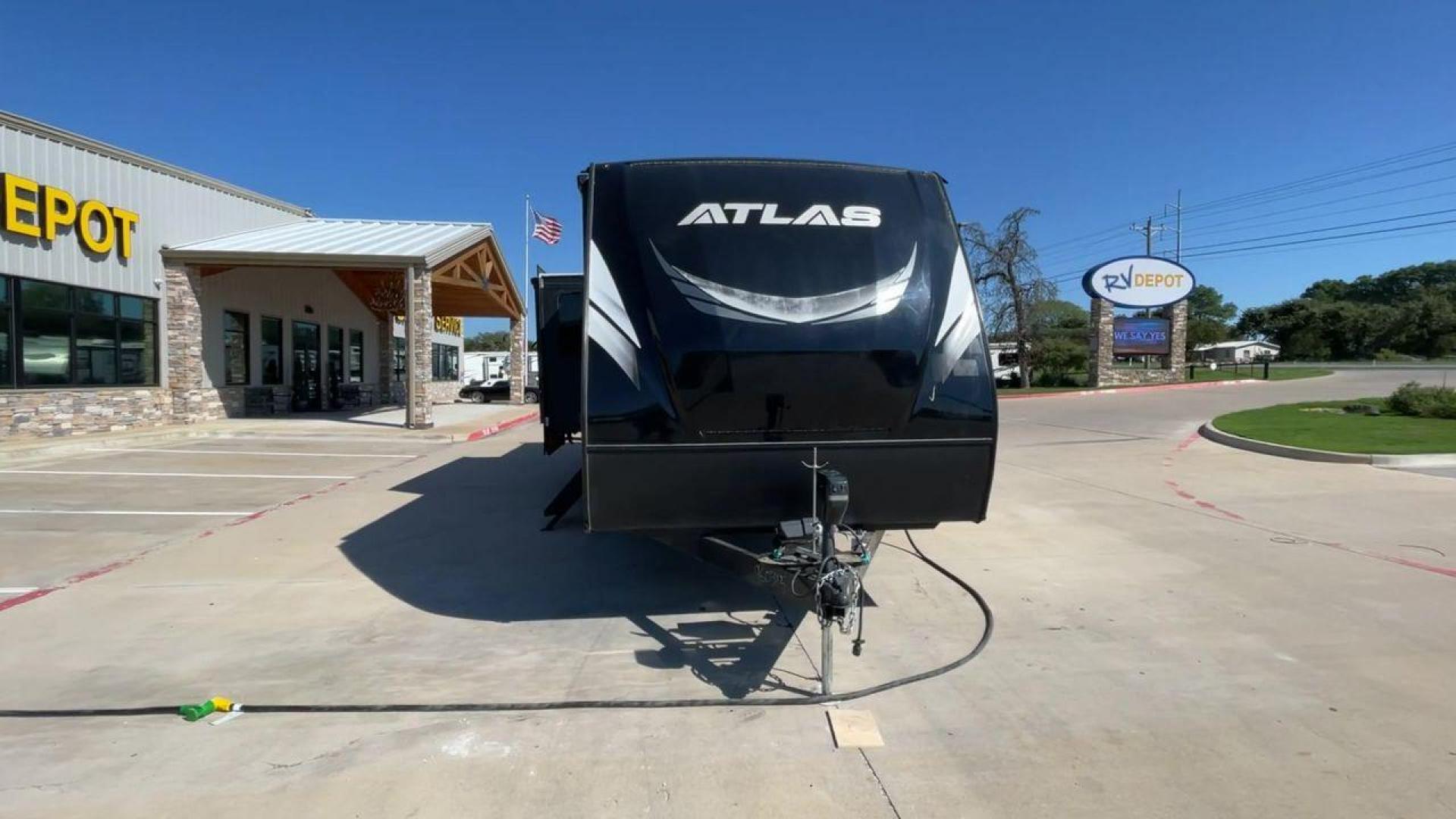 2020 DUTCHMEN ATLAS 3382BH (4YDT33824LM) , Length: 37.33 ft. | Dry Weight: 8,179 lbs. | Slides: 3 transmission, located at 4319 N Main Street, Cleburne, TX, 76033, (817) 221-0660, 32.435829, -97.384178 - The 2020 Dutchmen Atlas 3382BH is a family-friendly travel trailer designed with both comfort and convenience in mind. Its spacious layout, multiple sleeping options, and high-end features make it an excellent choice for families or larger groups looking for a versatile RV that’s perfect for exten - Photo#4