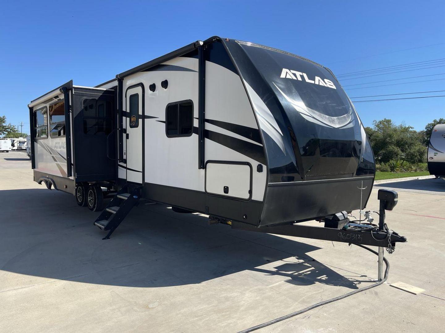 2020 DUTCHMEN ATLAS 3382BH (4YDT33824LM) , Length: 37.33 ft. | Dry Weight: 8,179 lbs. | Slides: 3 transmission, located at 4319 N Main Street, Cleburne, TX, 76033, (817) 221-0660, 32.435829, -97.384178 - The 2020 Dutchmen Atlas 3382BH is a family-friendly travel trailer designed with both comfort and convenience in mind. Its spacious layout, multiple sleeping options, and high-end features make it an excellent choice for families or larger groups looking for a versatile RV that’s perfect for exten - Photo#23