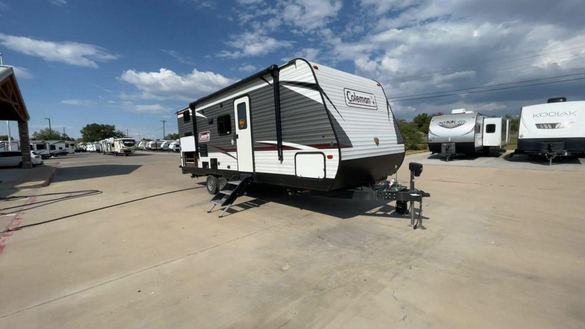 2020 DUTCHMEN COLEMAN 244BH (4YDT24426LH) , Length: 27.58 ft. | Dry Weight: 5,541 lbs. | Slides: 1 transmission, located at 4319 N Main Street, Cleburne, TX, 76033, (817) 221-0660, 32.435829, -97.384178 - Photo#3