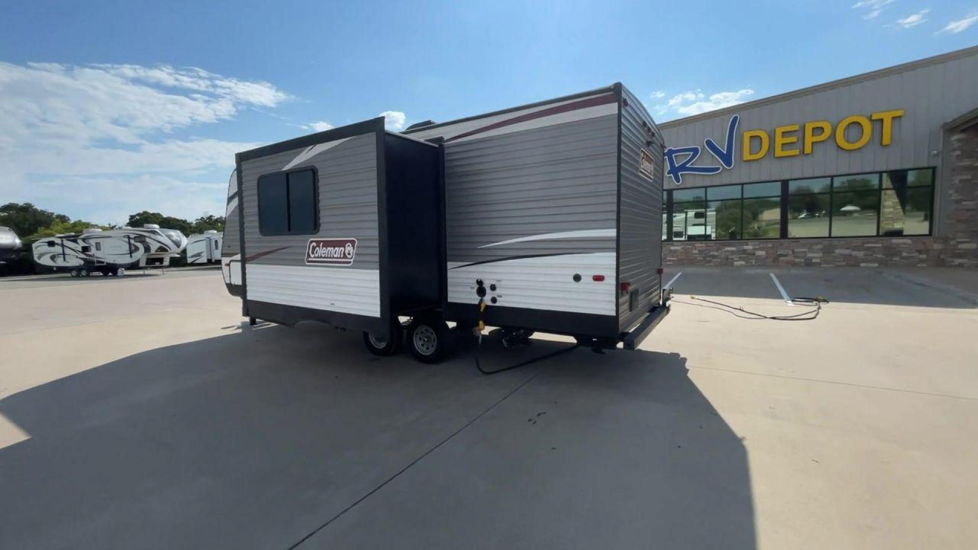 2020 DUTCHMEN COLEMAN 244BH (4YDT24426LH) , Length: 27.58 ft. | Dry Weight: 5,541 lbs. | Slides: 1 transmission, located at 4319 N Main Street, Cleburne, TX, 76033, (817) 221-0660, 32.435829, -97.384178 - Photo#7